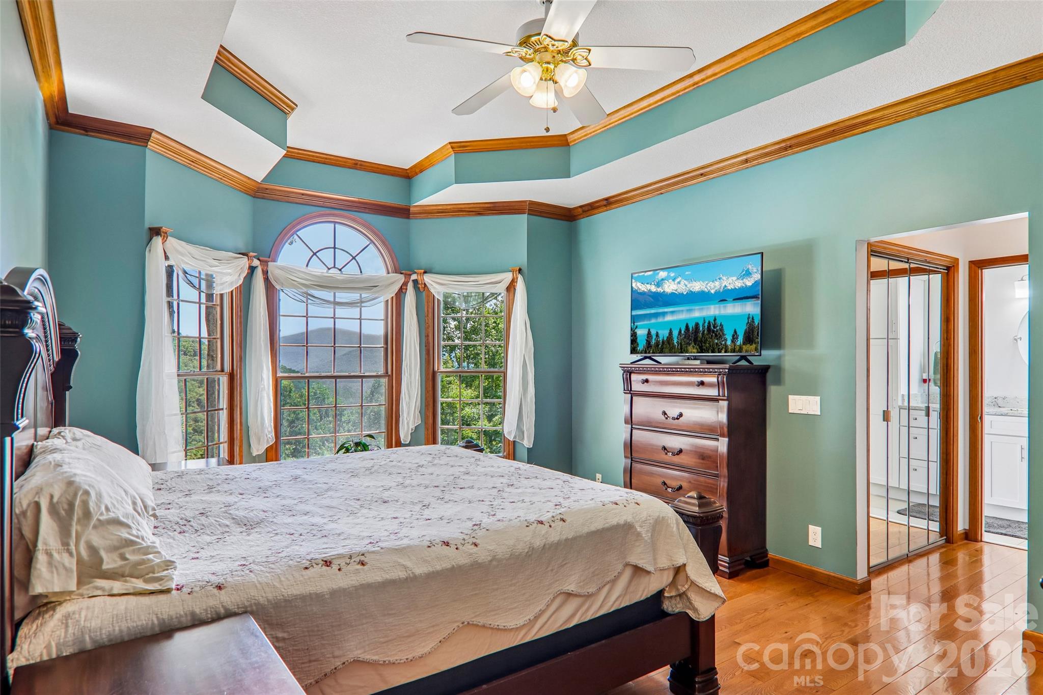 16 Hobe Crest — Hendersonville