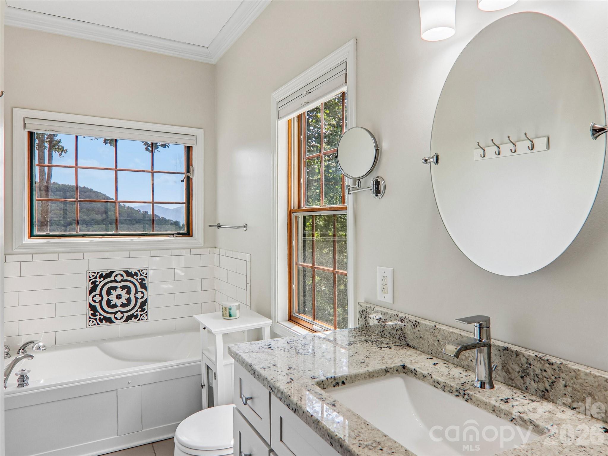 16 Hobe Crest — Hendersonville