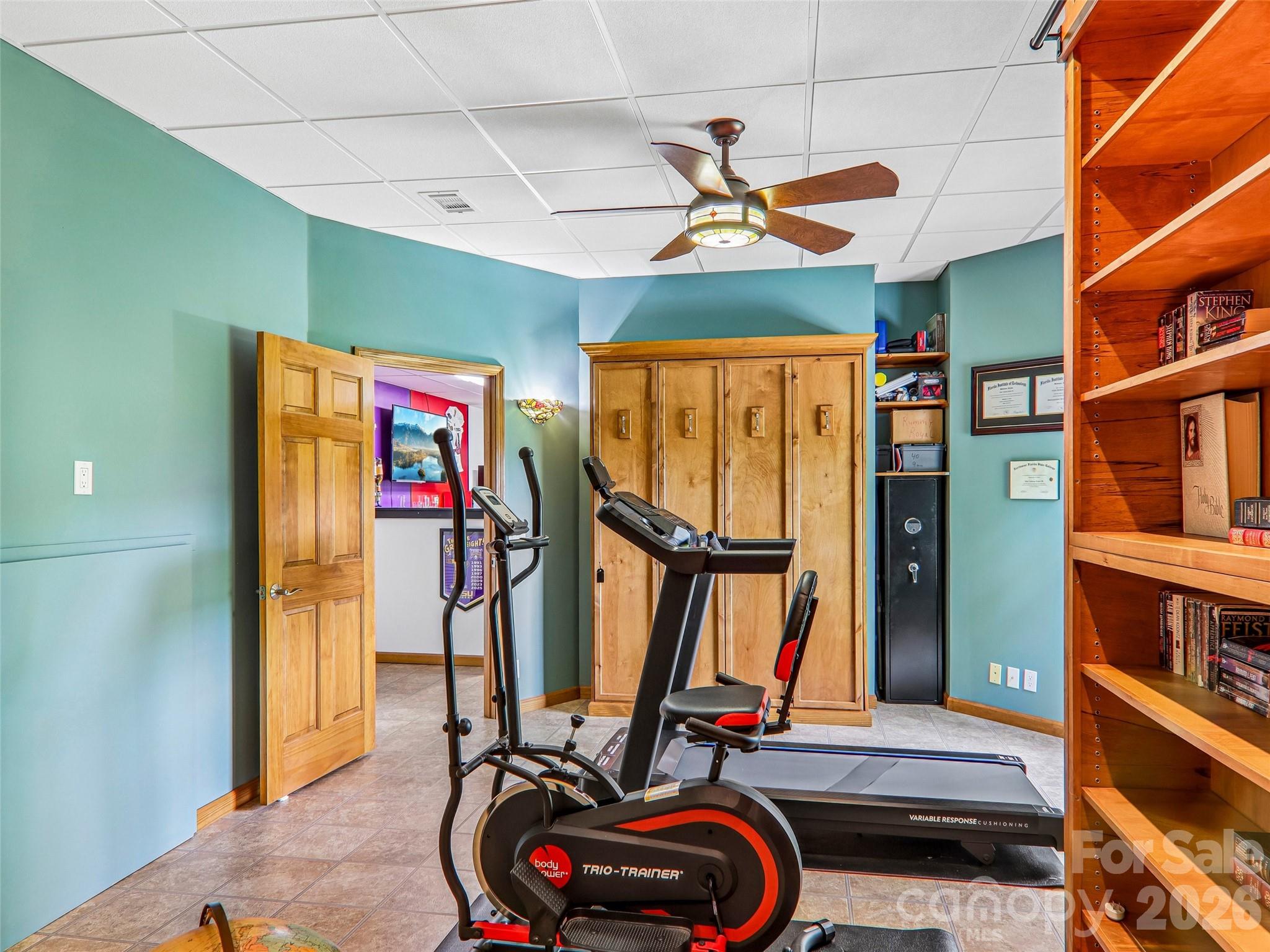 16 Hobe Crest — Hendersonville