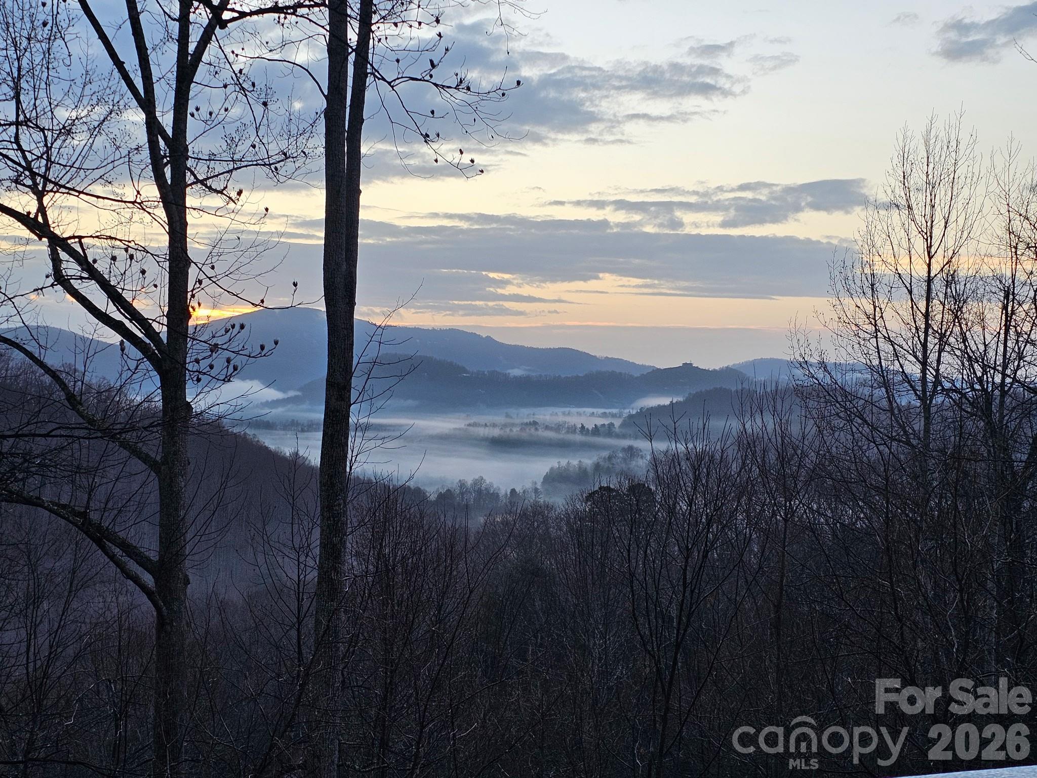16 Hobe Crest — Hendersonville