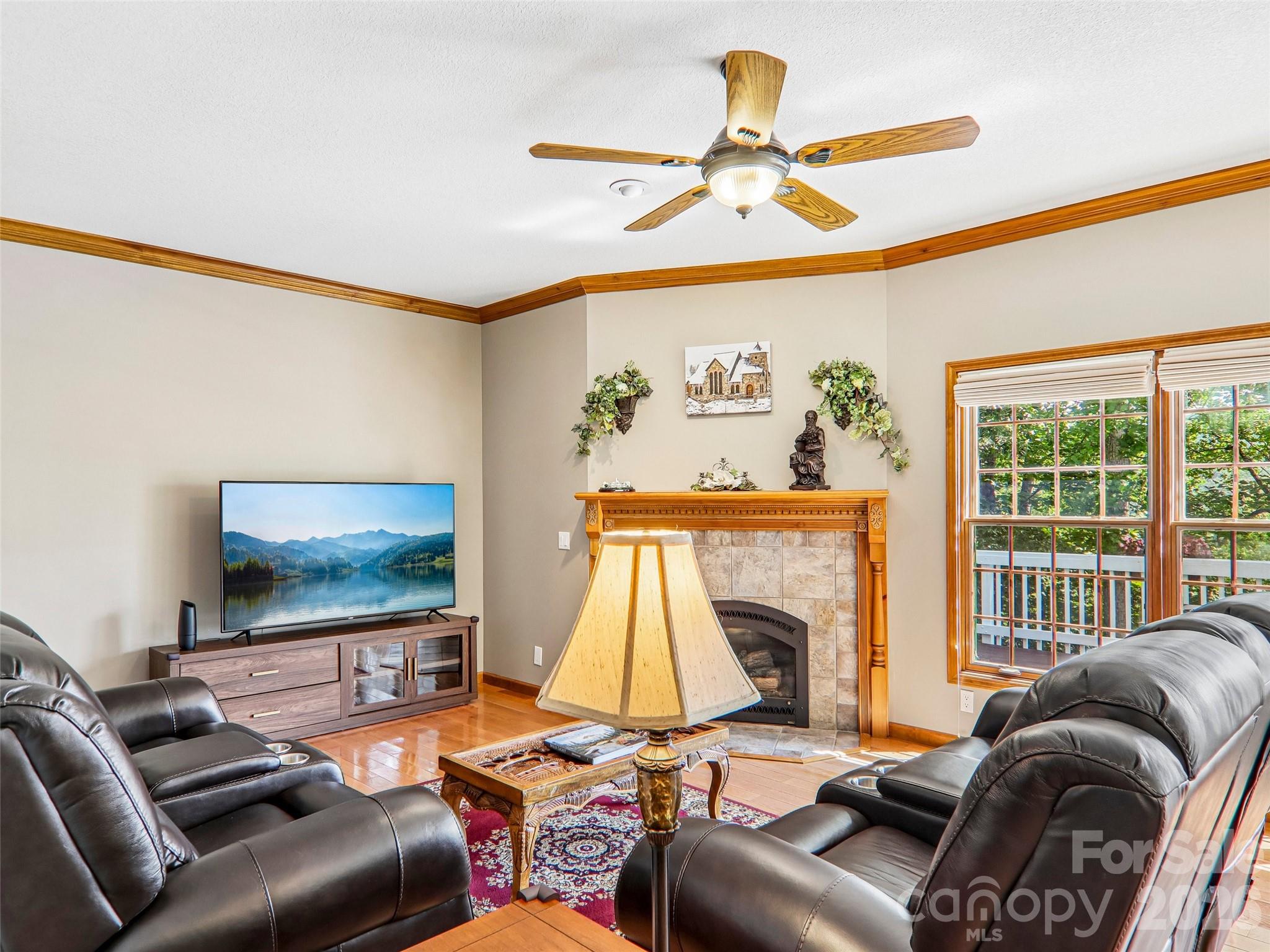16 Hobe Crest — Hendersonville