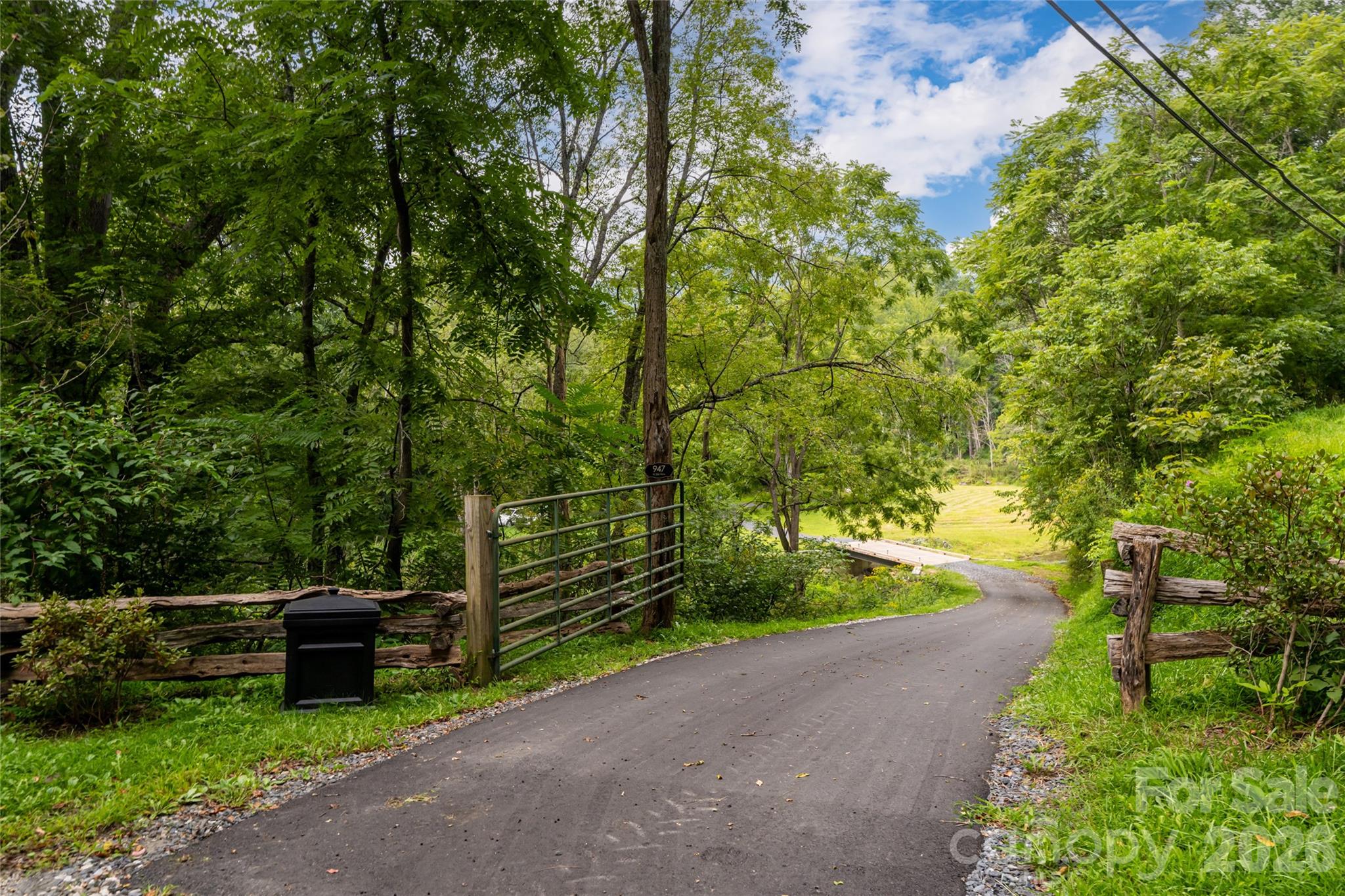 947 Hwy 226 Highway N — Bakersville
