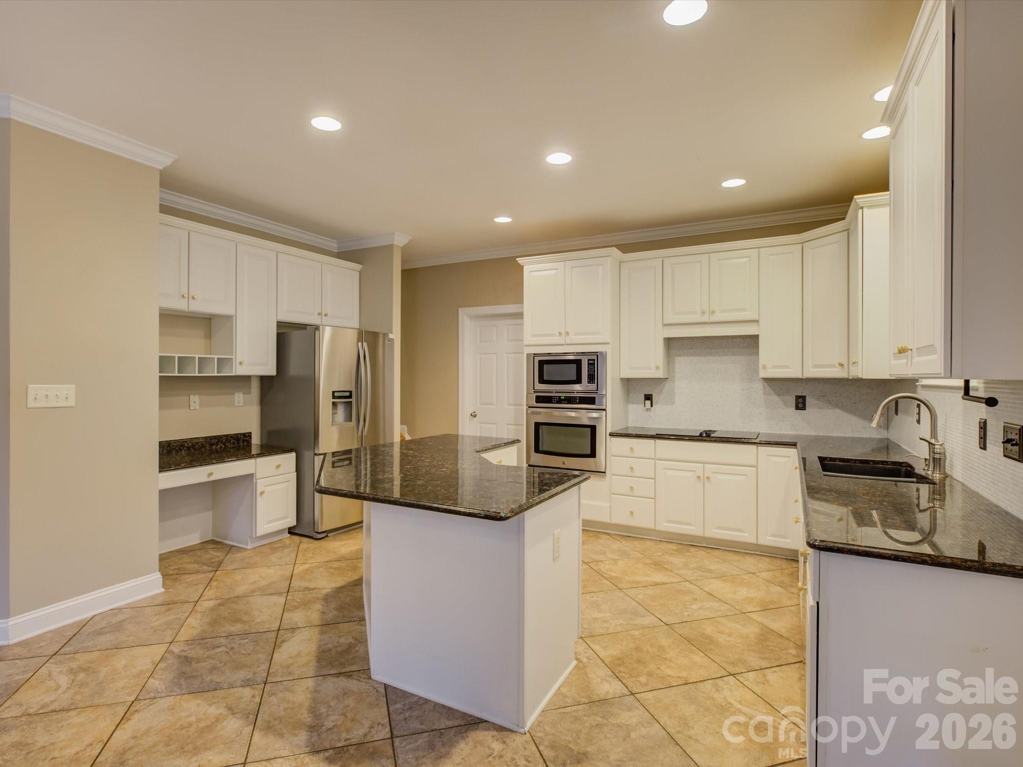 605 Queenswater Lane — Waxhaw