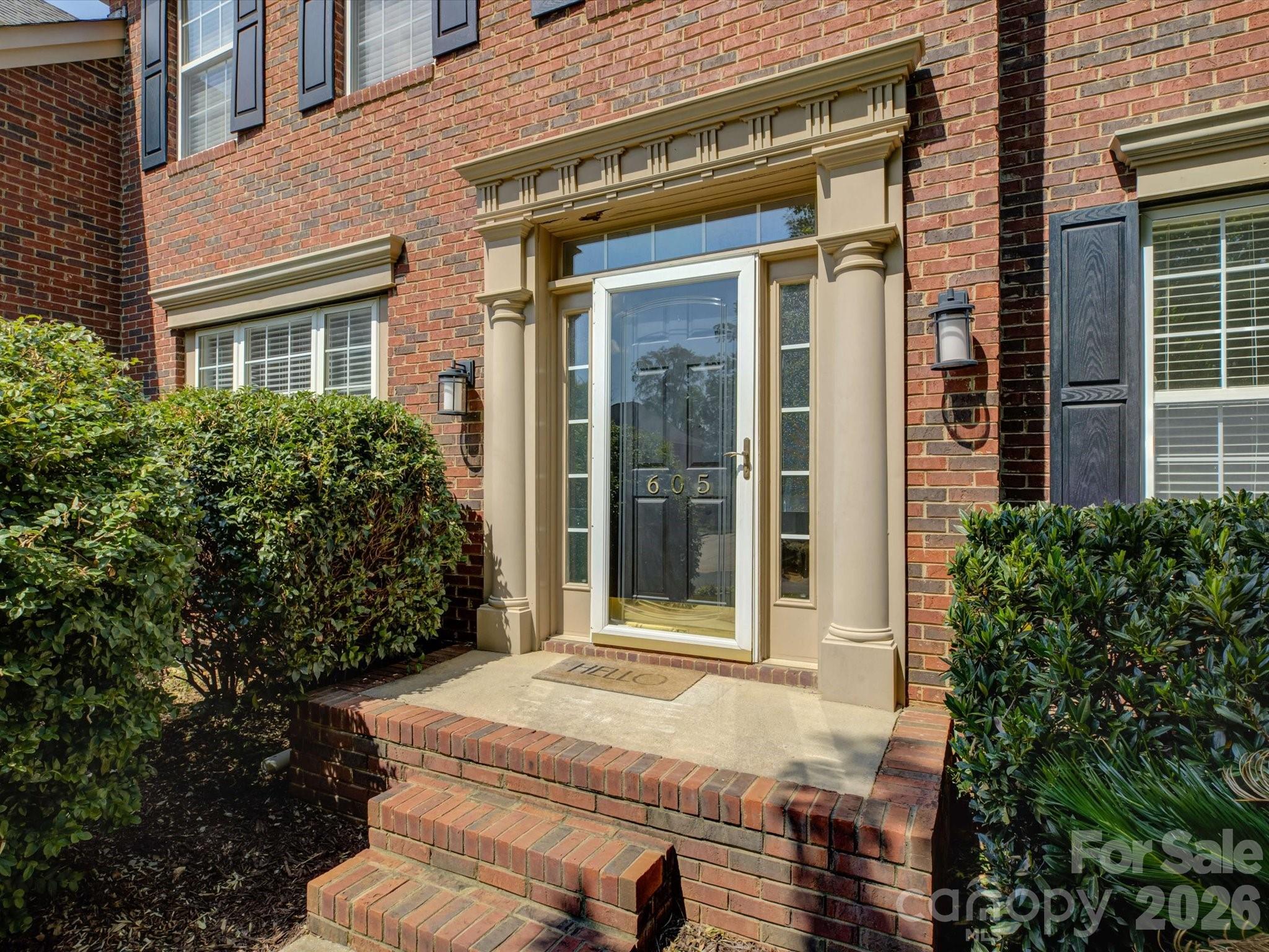 605 Queenswater Lane — Waxhaw