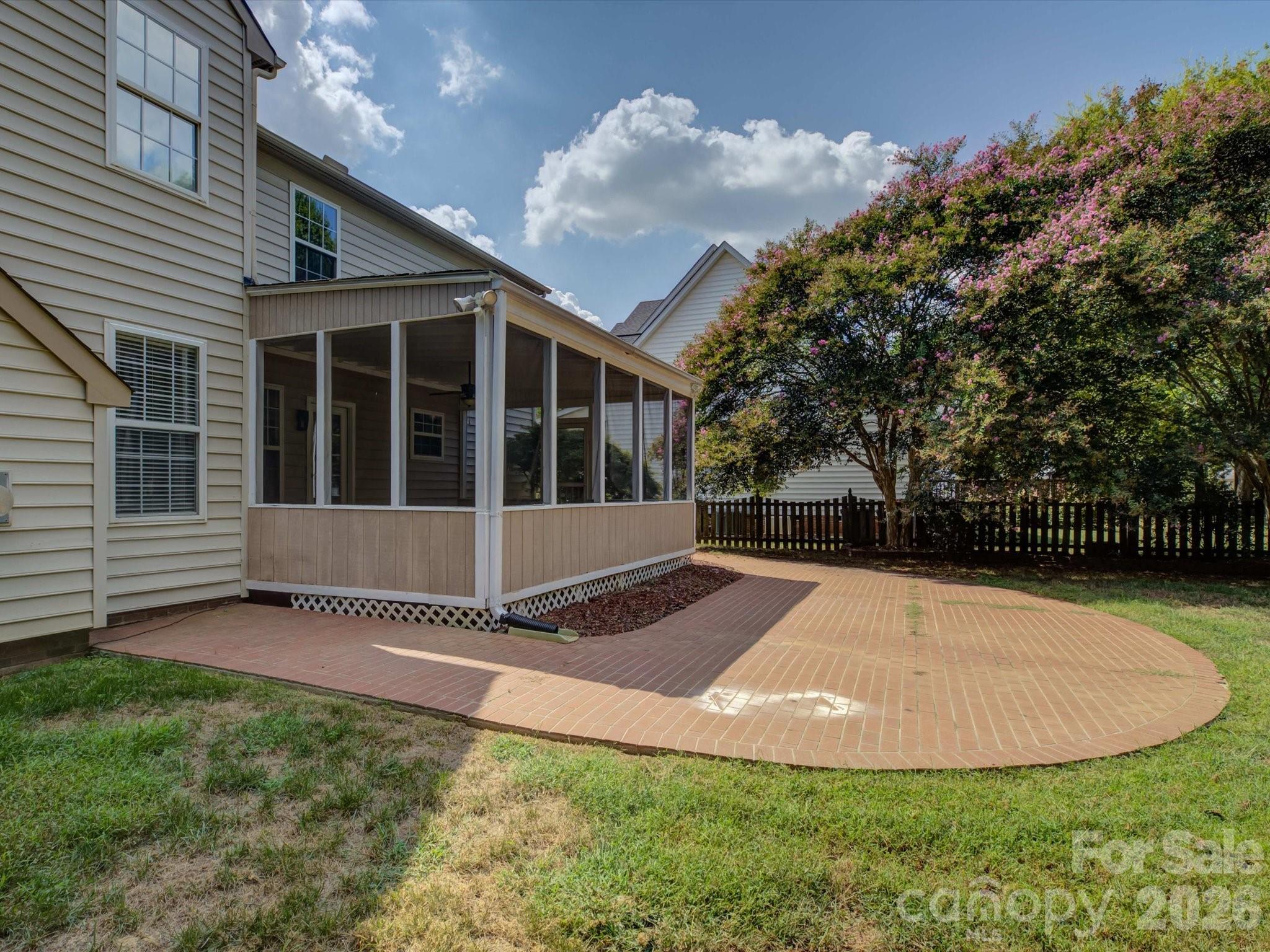 605 Queenswater Lane — Waxhaw