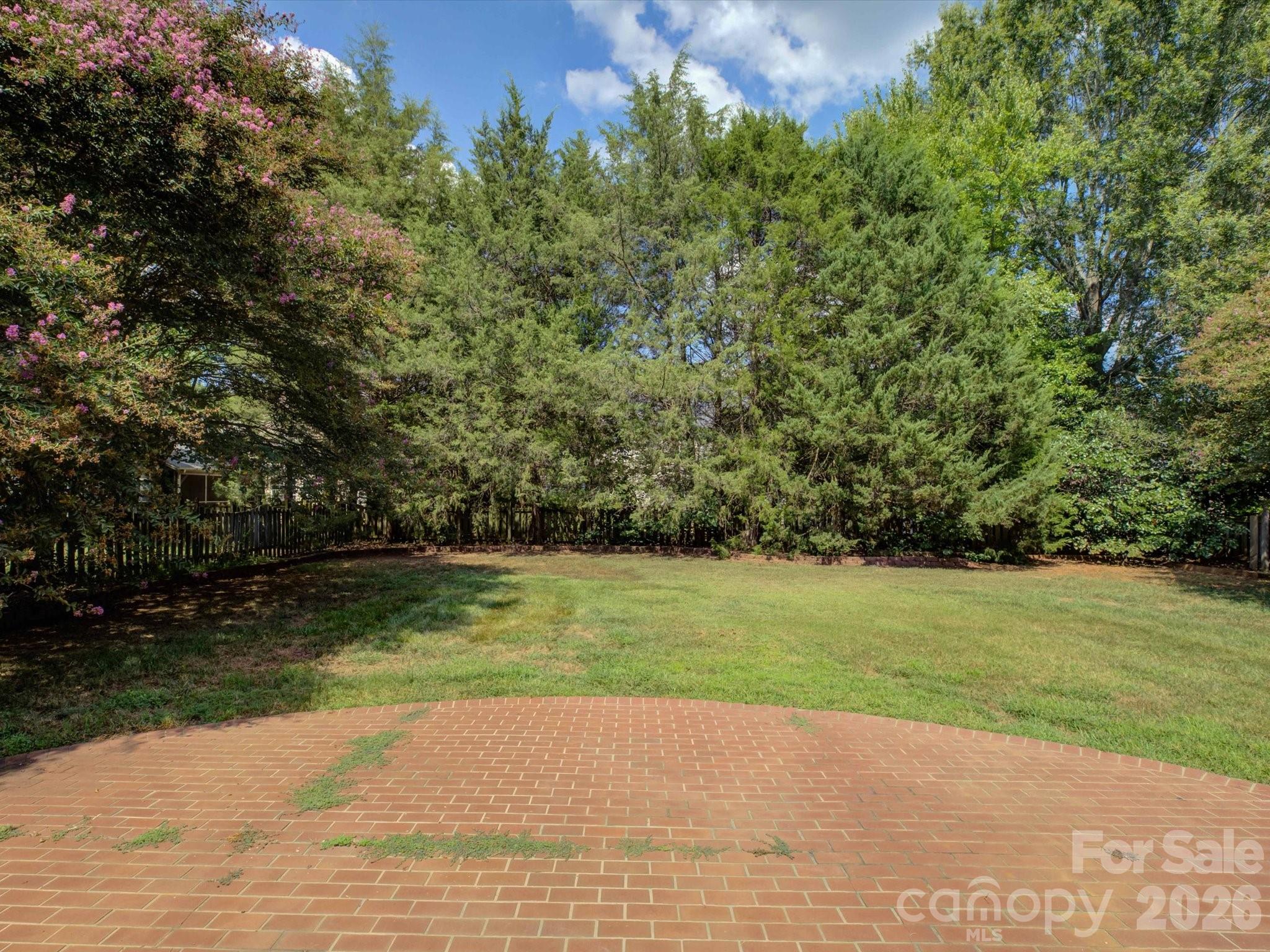 605 Queenswater Lane — Waxhaw