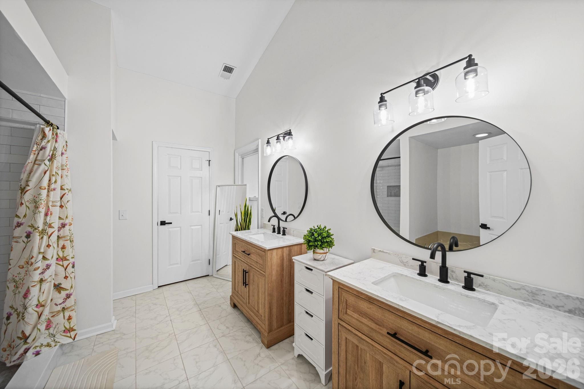 3801 Melshire Lane — Charlotte