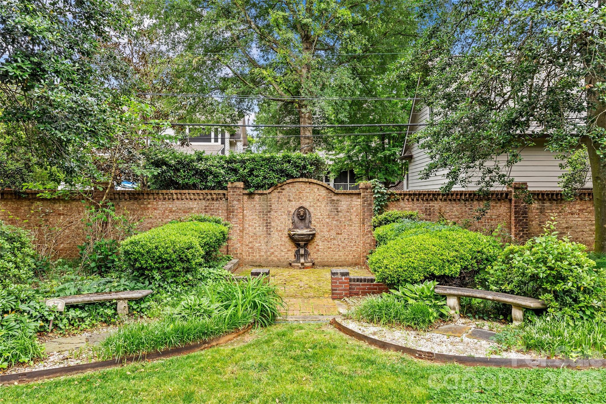 1858 Queens Road W — Charlotte