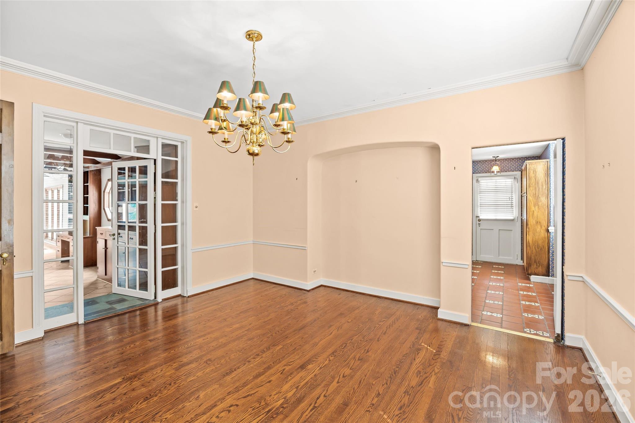 1858 Queens Road W — Charlotte