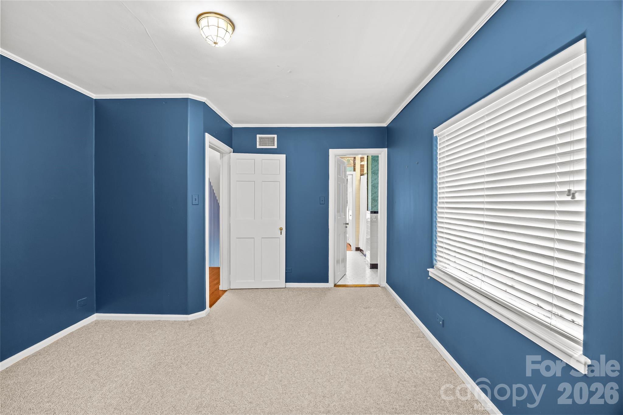 1858 Queens Road W — Charlotte