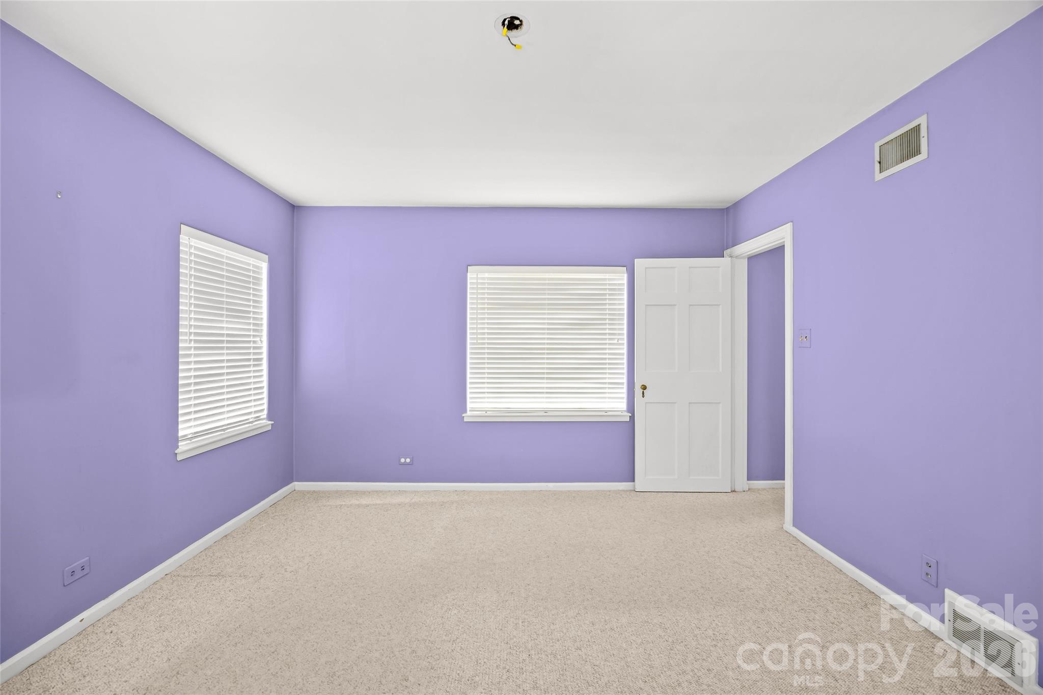 1858 Queens Road W — Charlotte