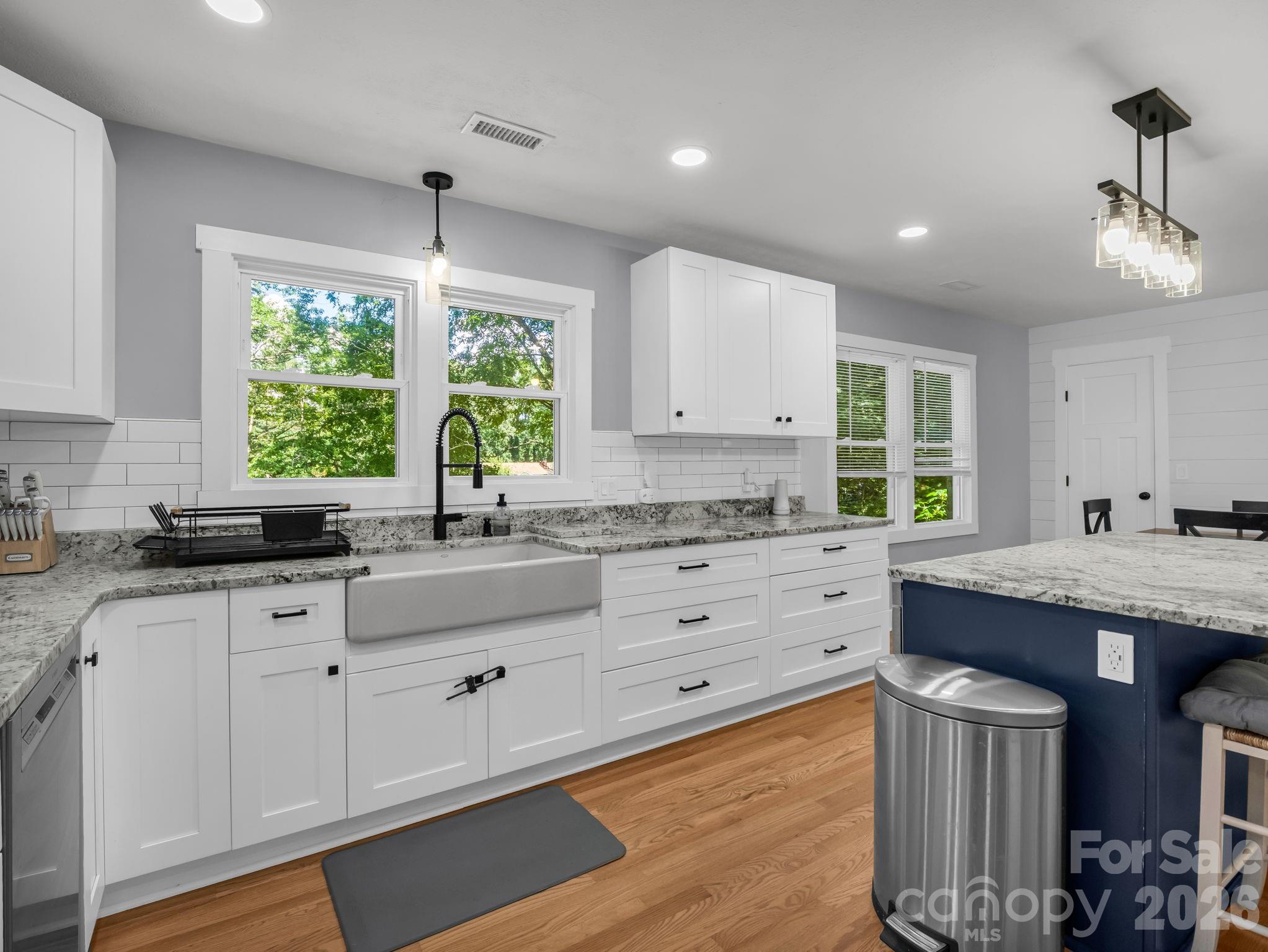 3208 Florida Drive — Hendersonville