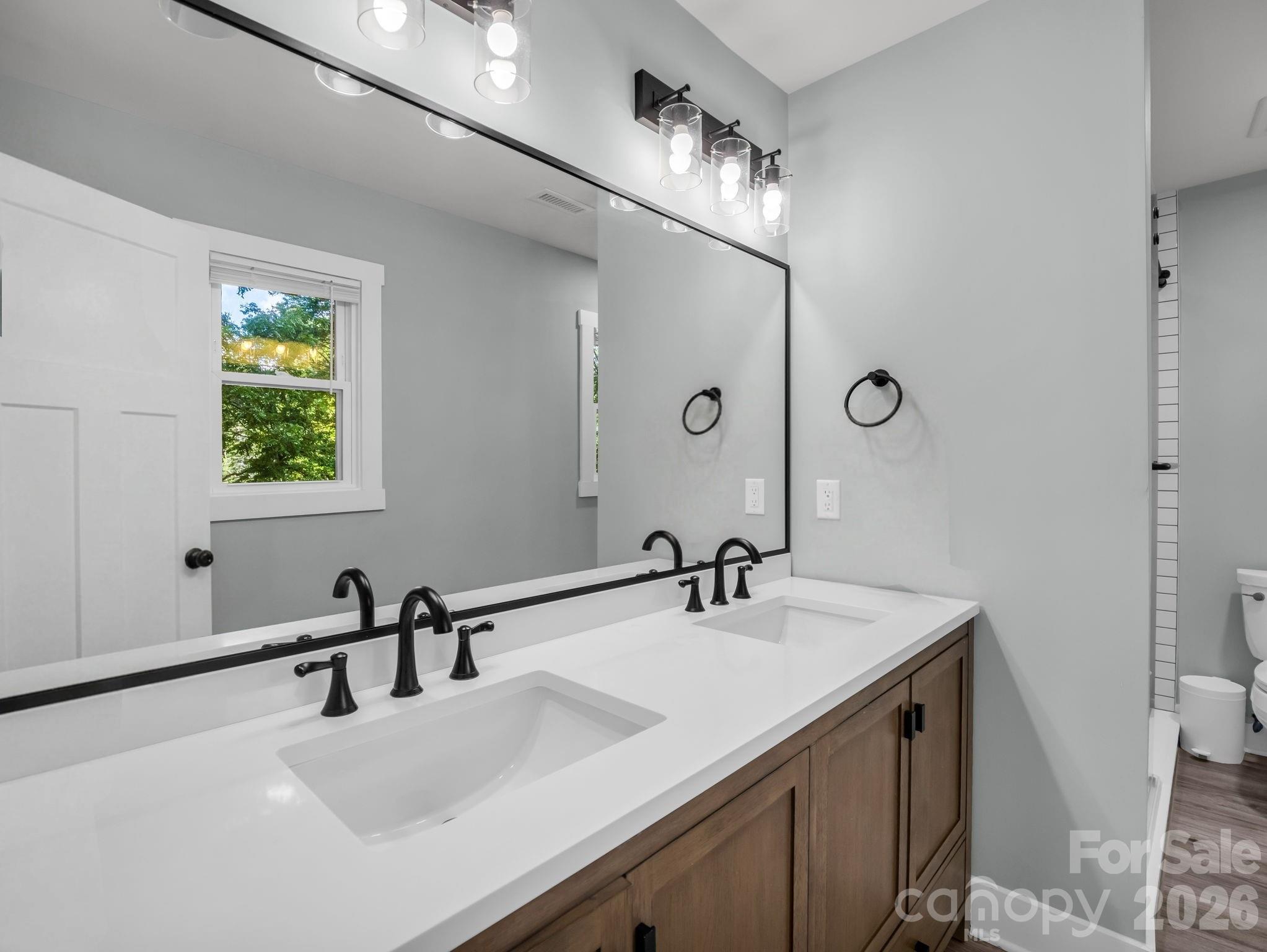 3208 Florida Drive — Hendersonville