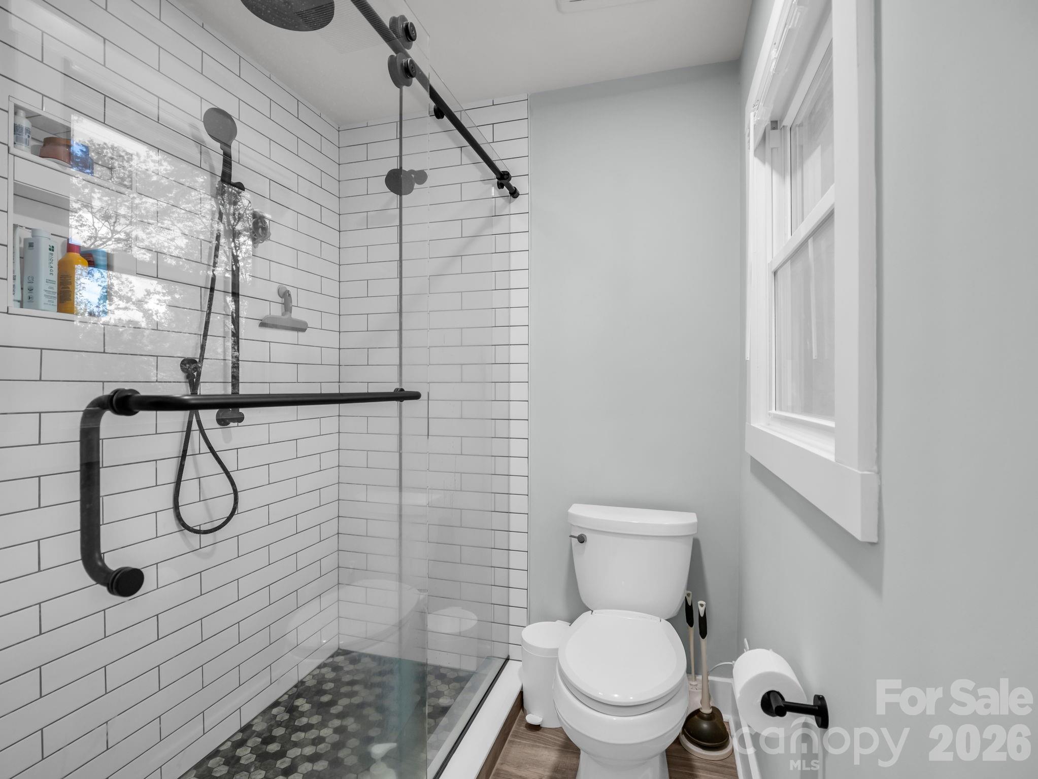 3208 Florida Drive — Hendersonville