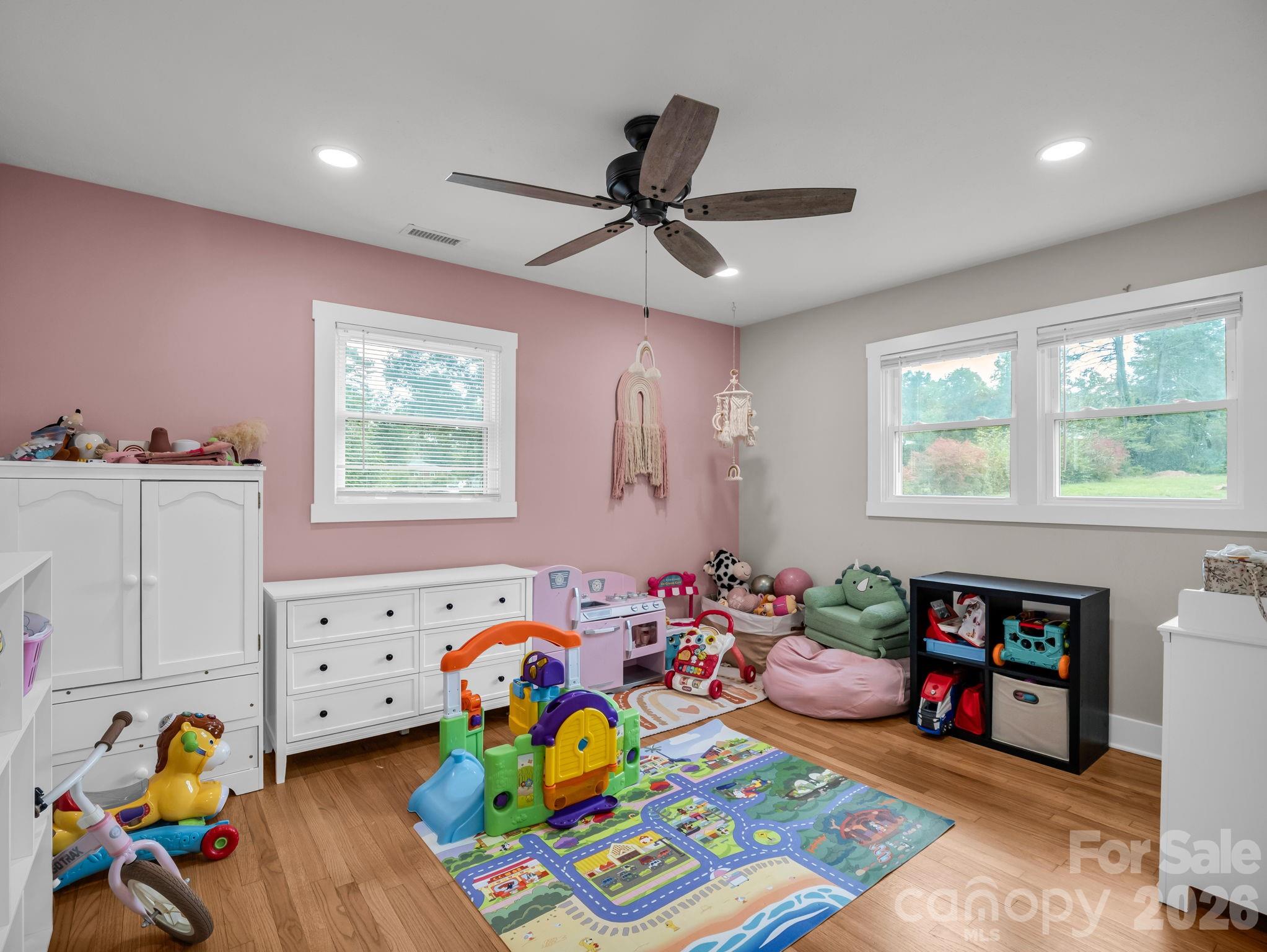 3208 Florida Drive — Hendersonville