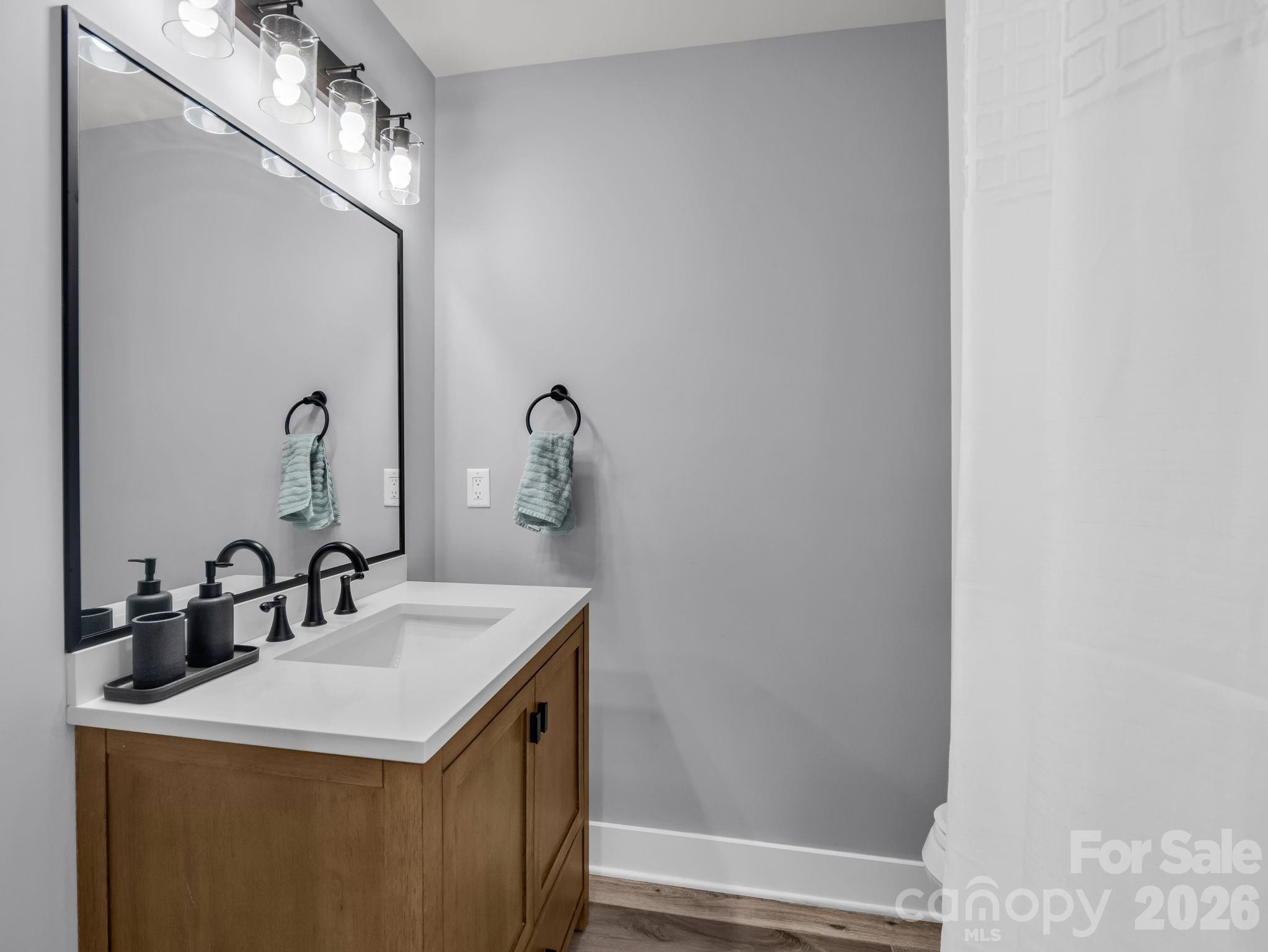 3208 Florida Drive — Hendersonville