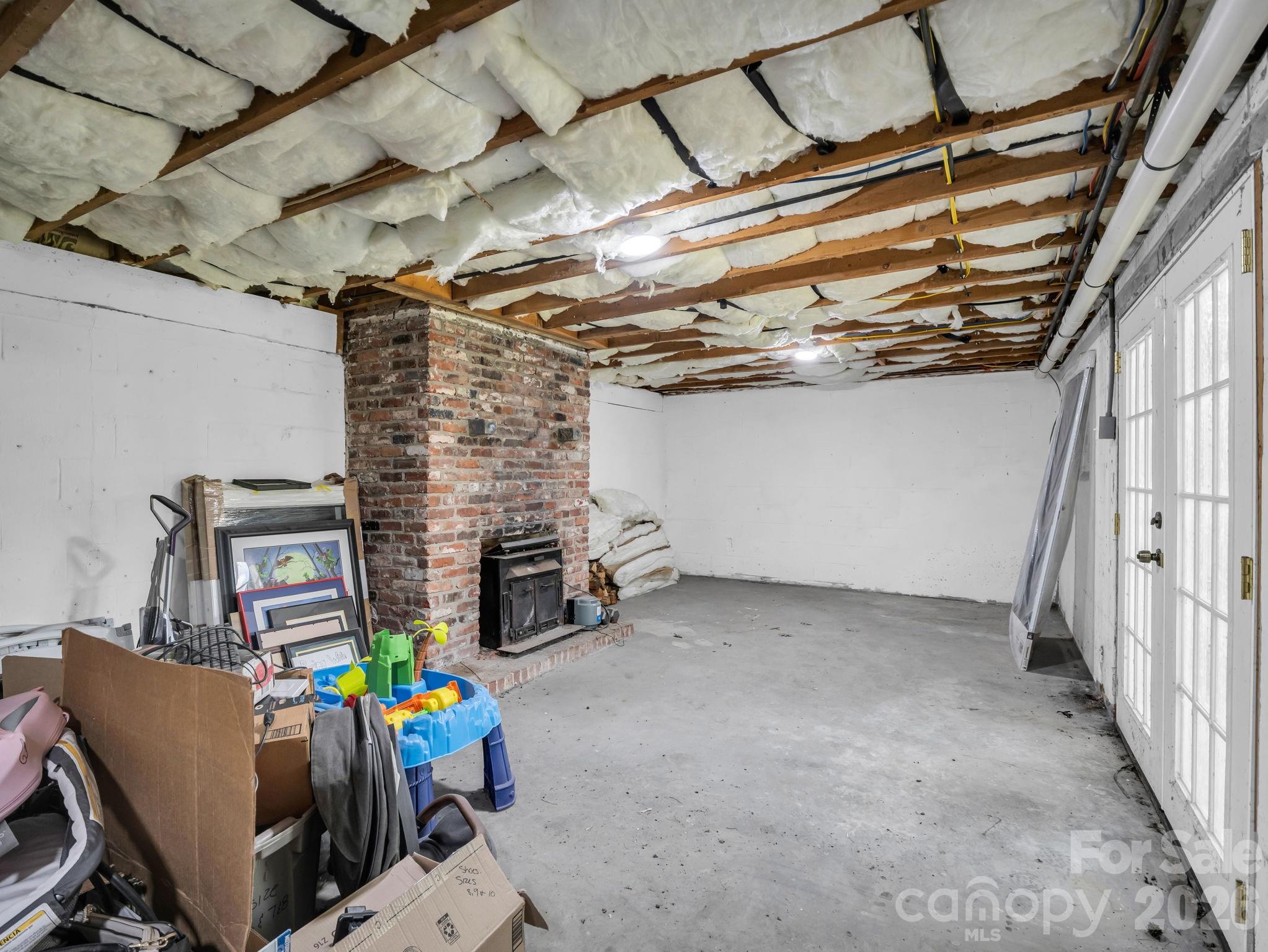 3208 Florida Drive — Hendersonville