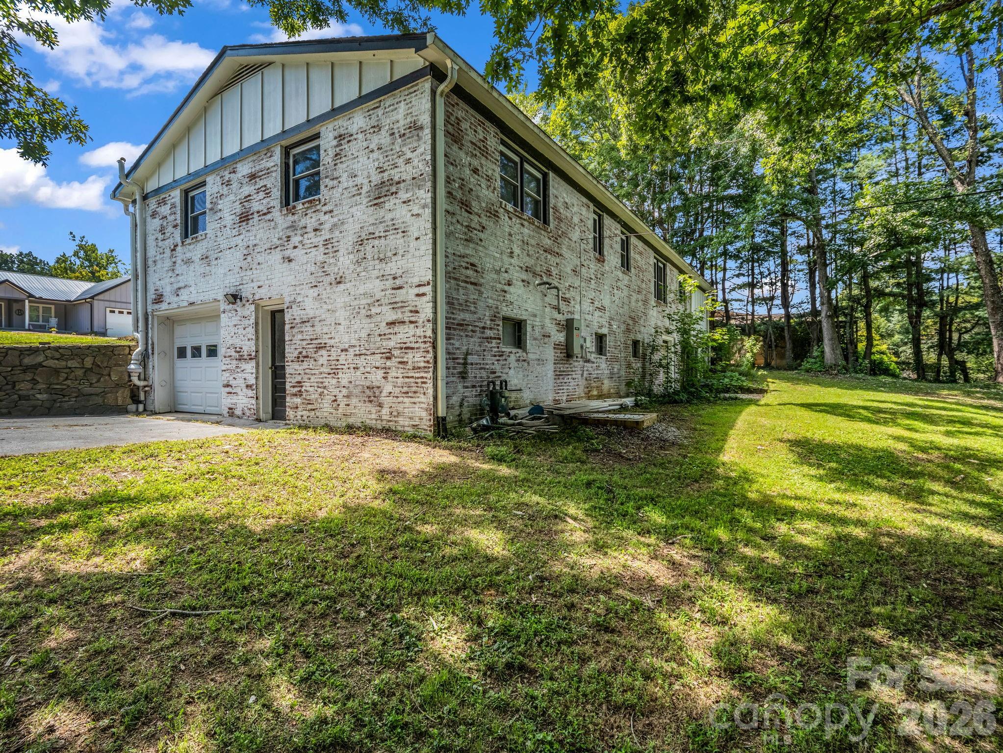 3208 Florida Drive — Hendersonville