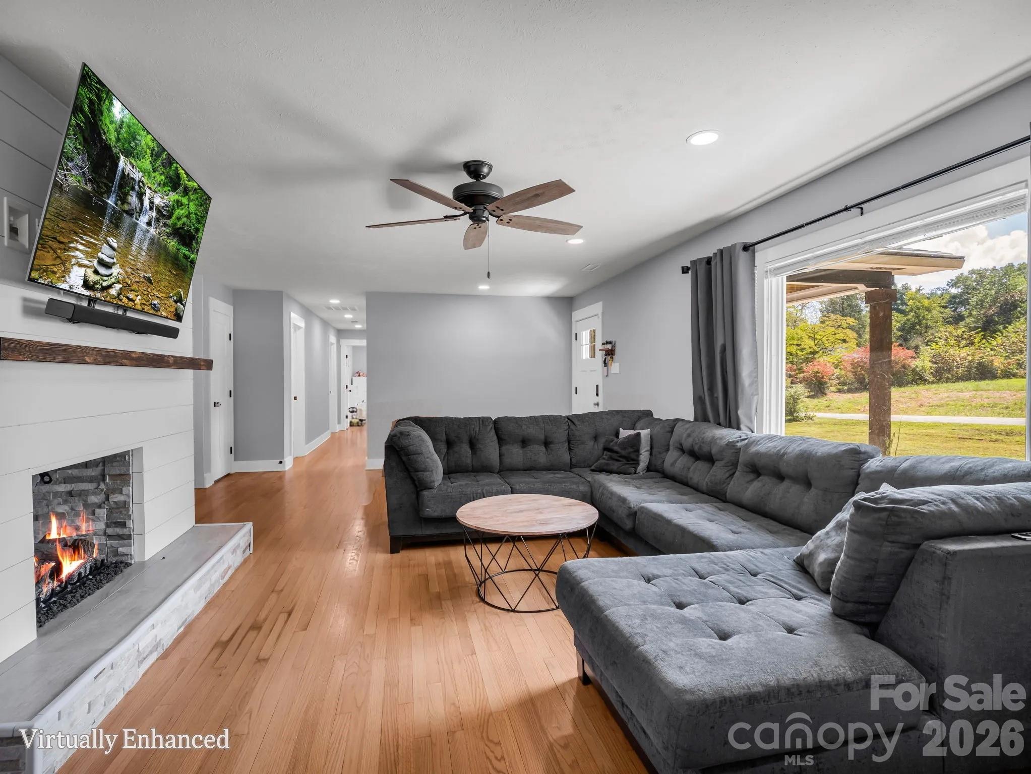 3208 Florida Drive — Hendersonville
