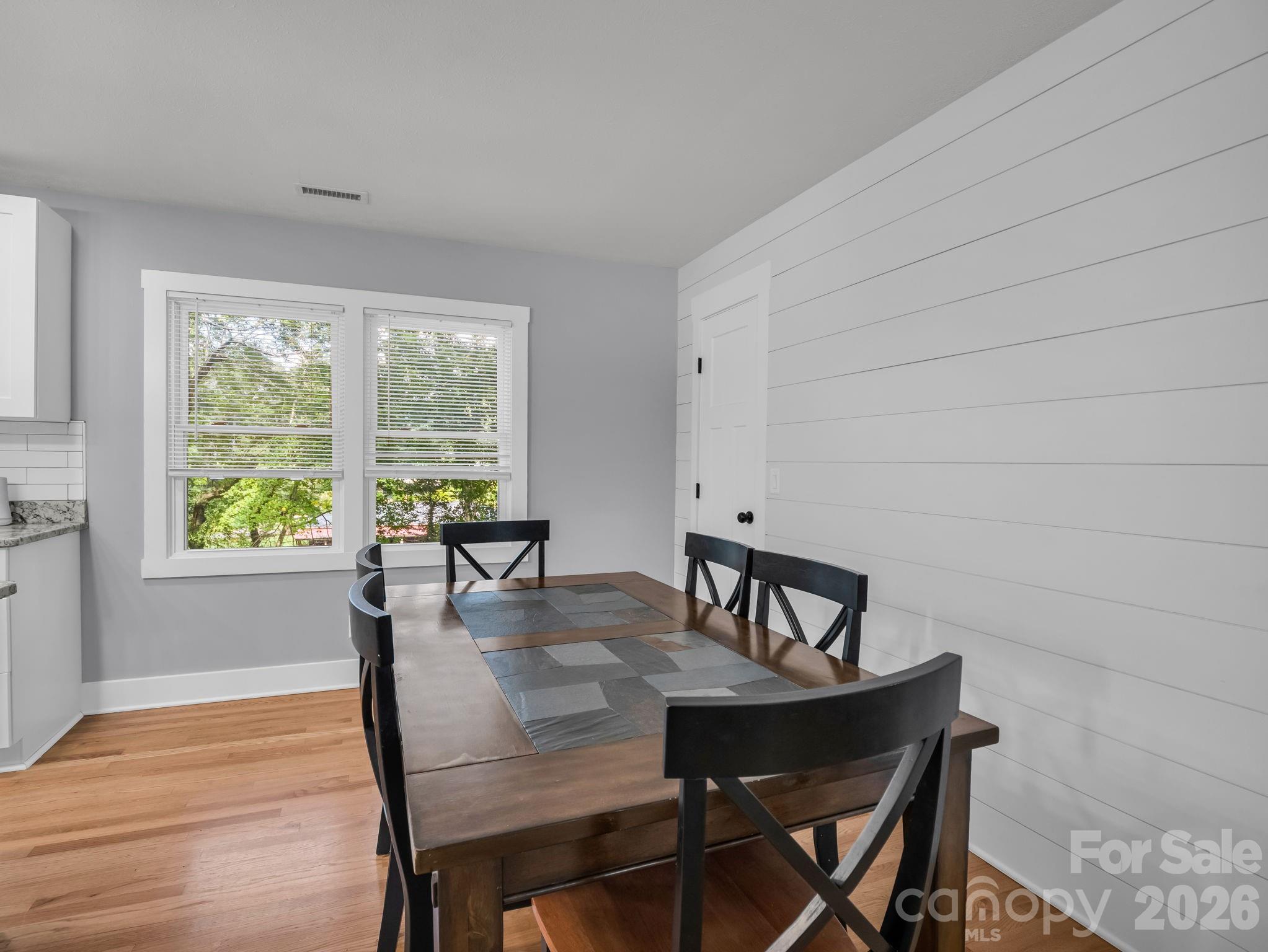 3208 Florida Drive — Hendersonville