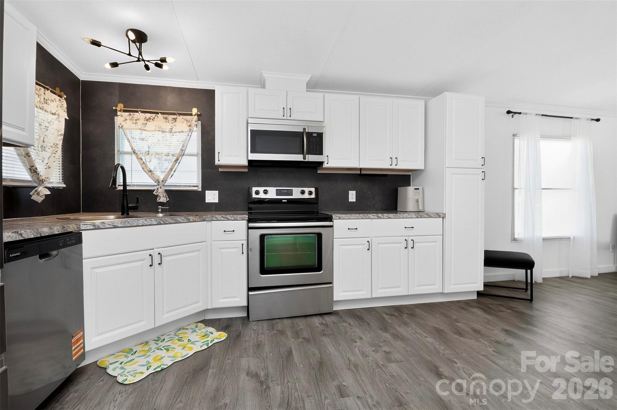 1778 N Ingleside Farm Road — Iron Station