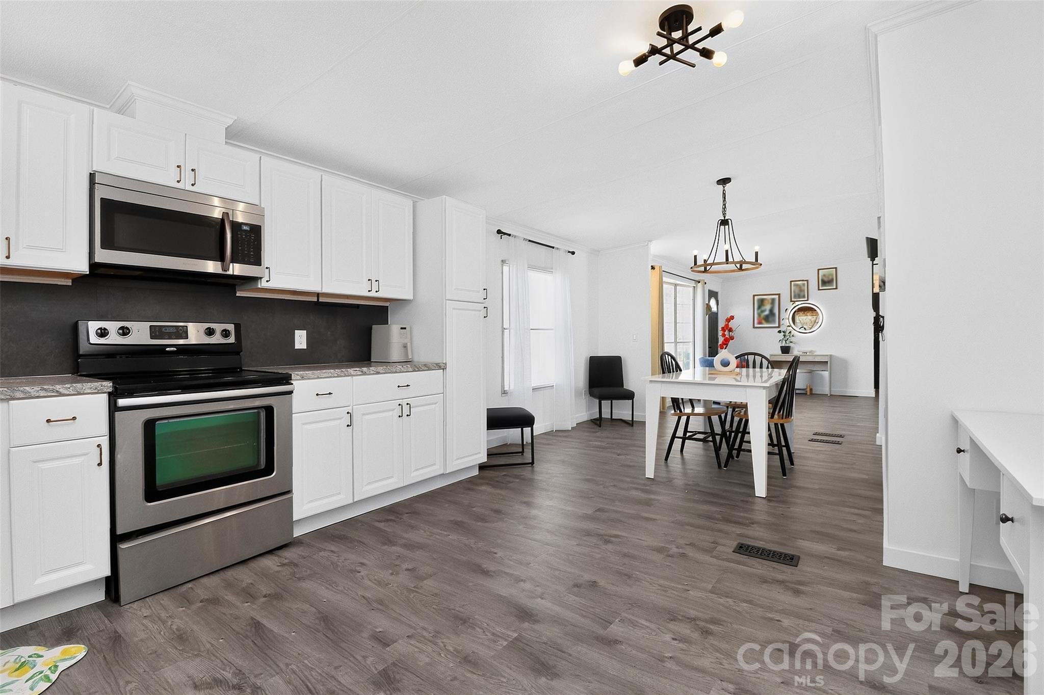 1778 N Ingleside Farm Road — Iron Station
