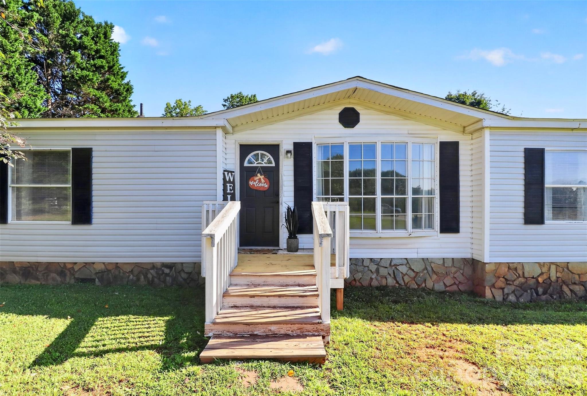 1778 N Ingleside Farm Road — Iron Station