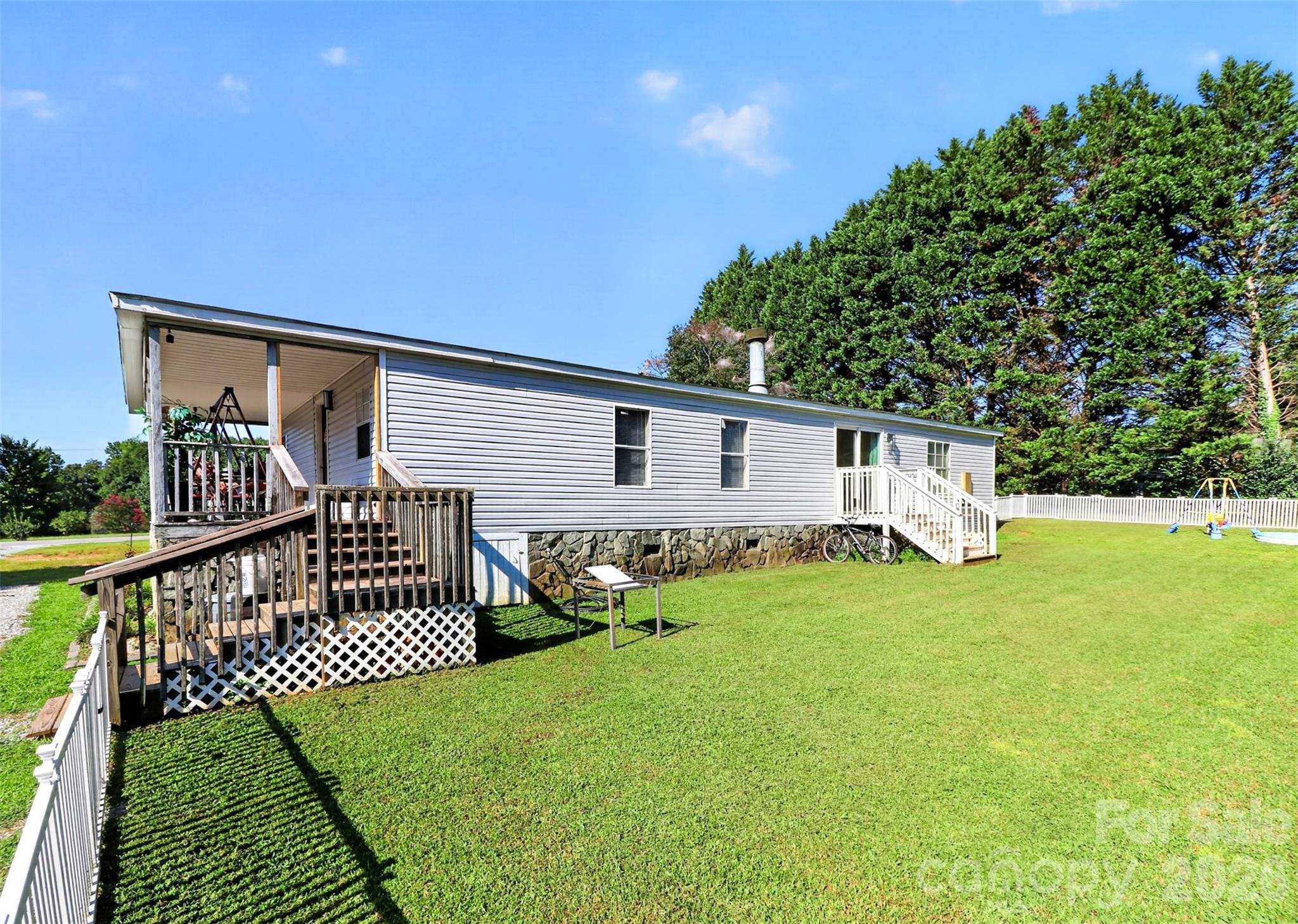1778 N Ingleside Farm Road — Iron Station