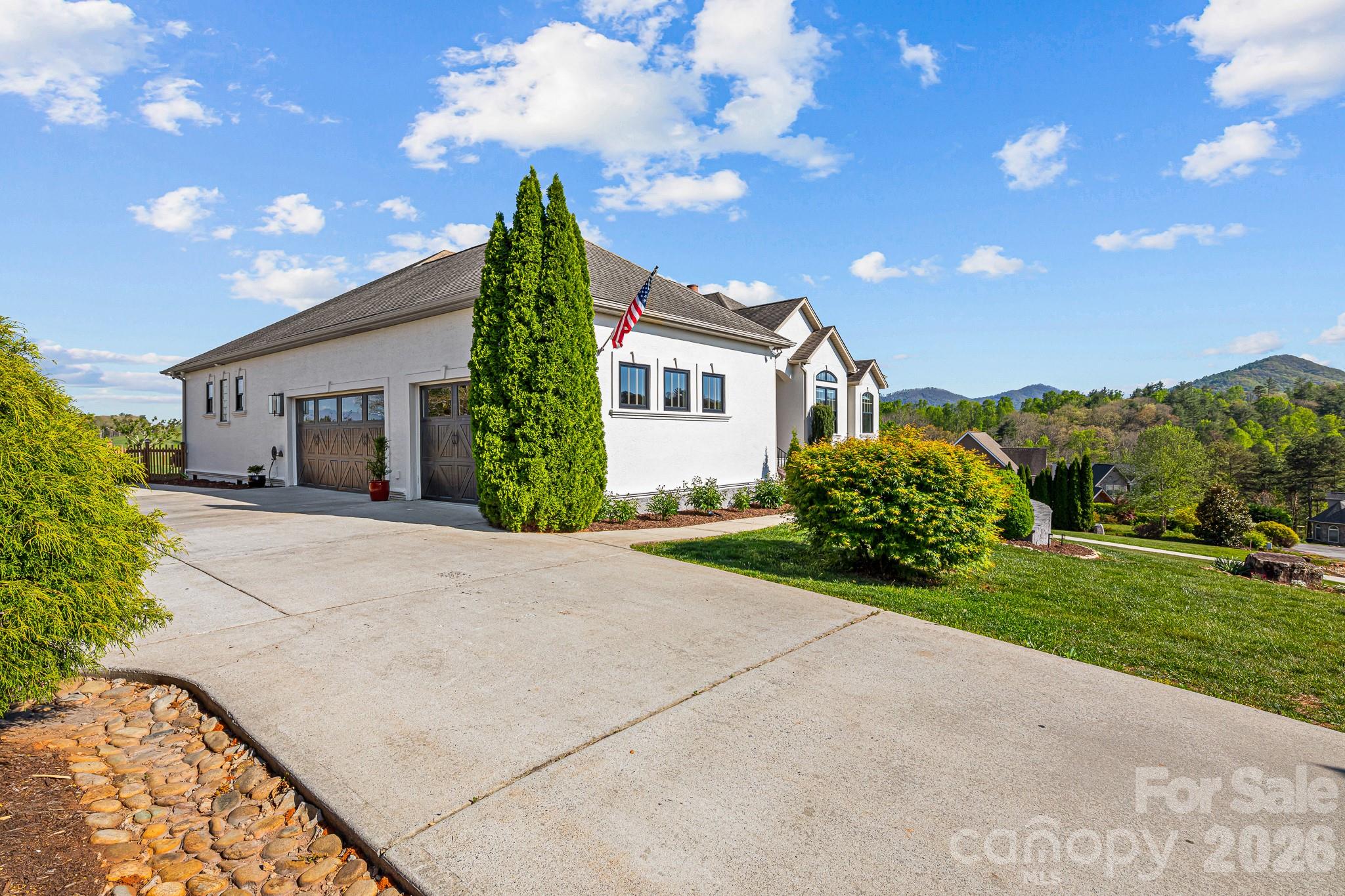 54 Mountain Shadows Drive — Leicester