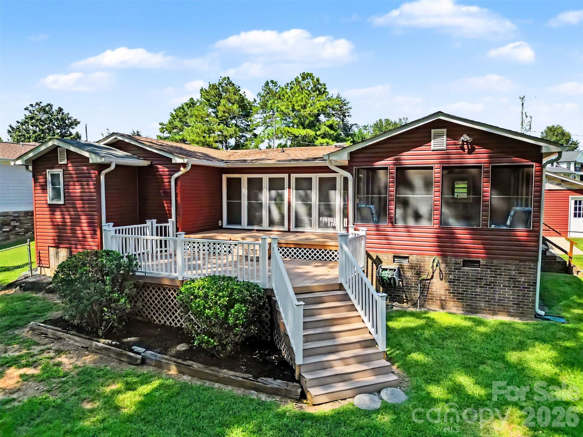551 Harbor Road — Norwood