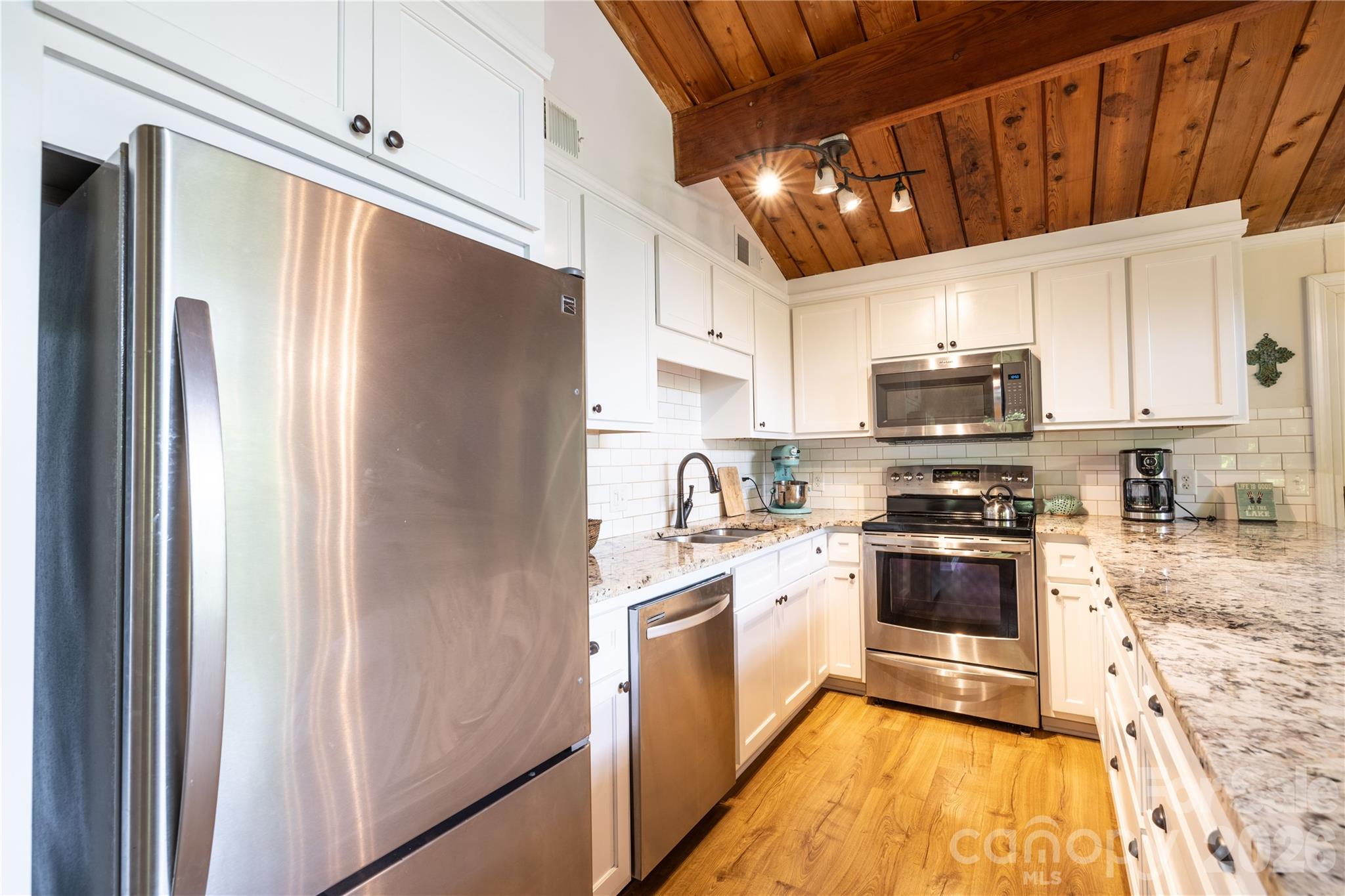 825 Emerald Shores Road — Mount Gilead