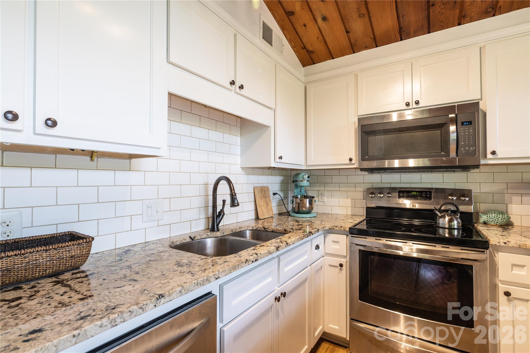 825 Emerald Shores Road — Mount Gilead