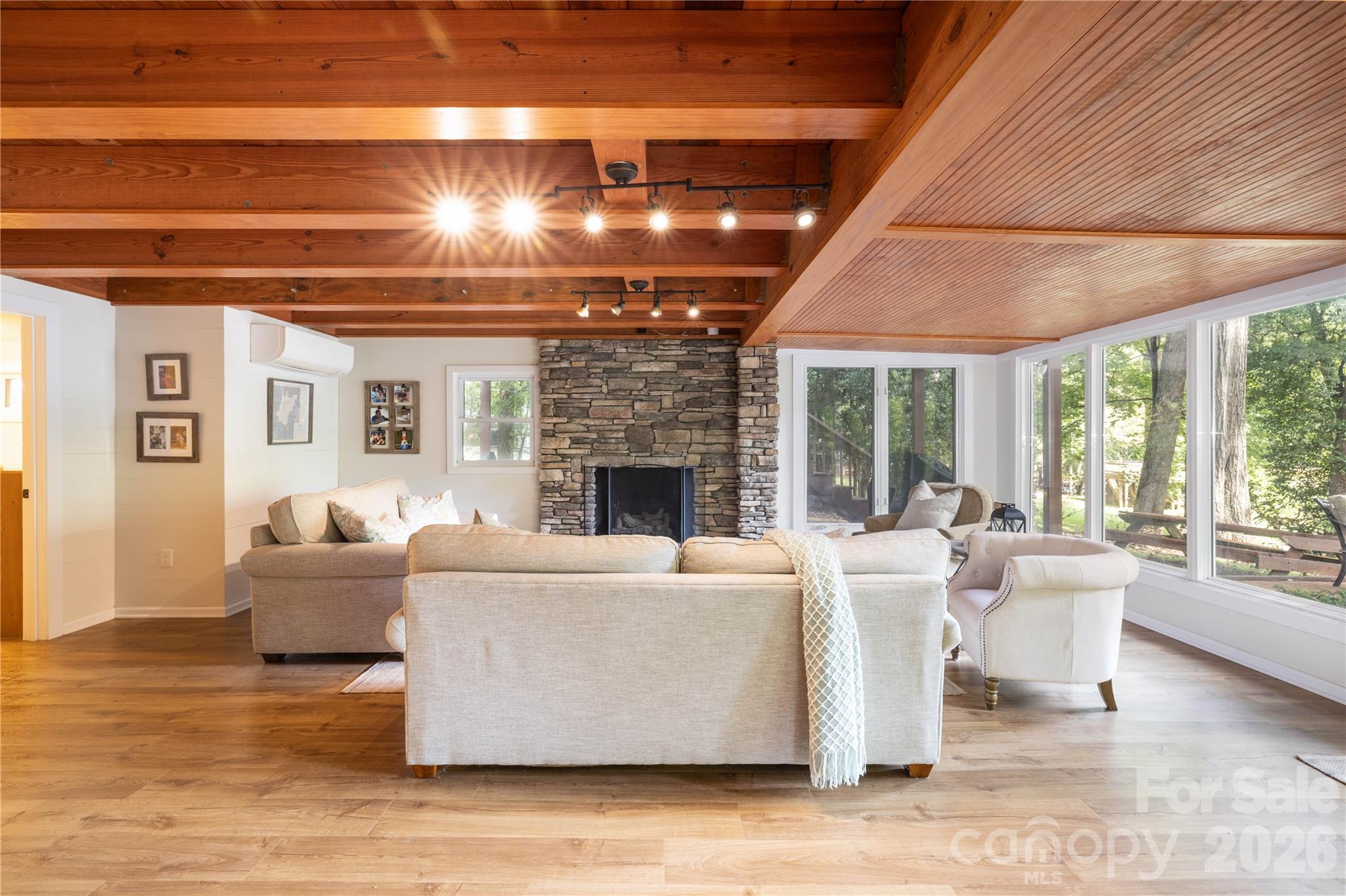 825 Emerald Shores Road — Mount Gilead