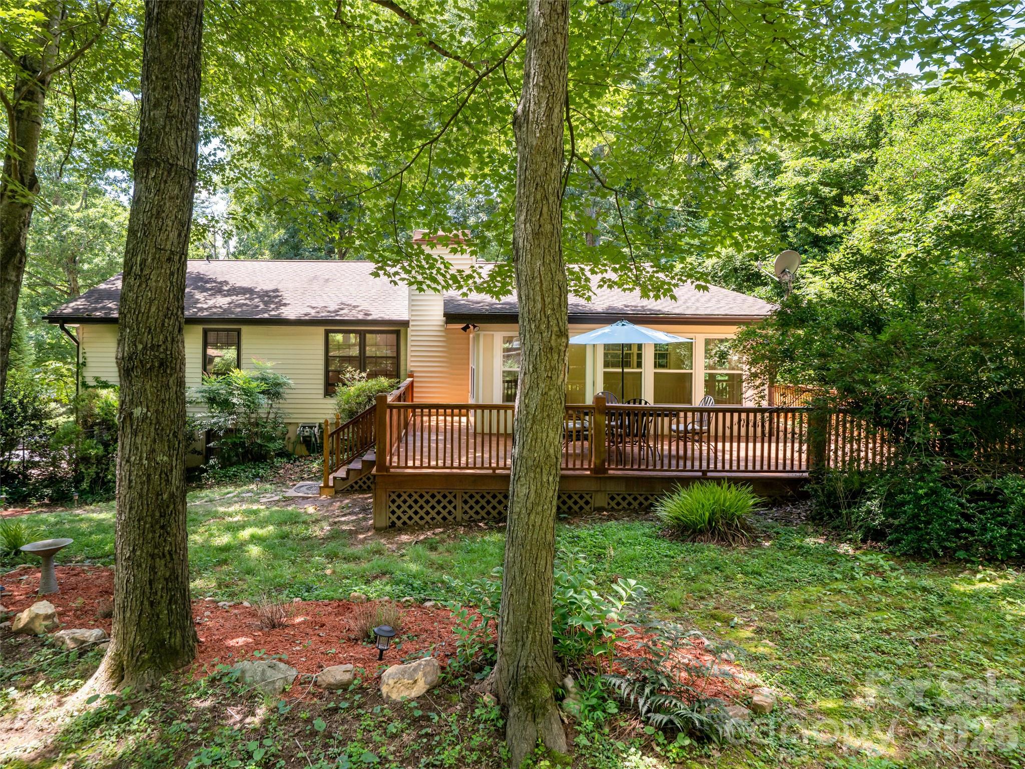 14 Forest Ridge Drive — Arden