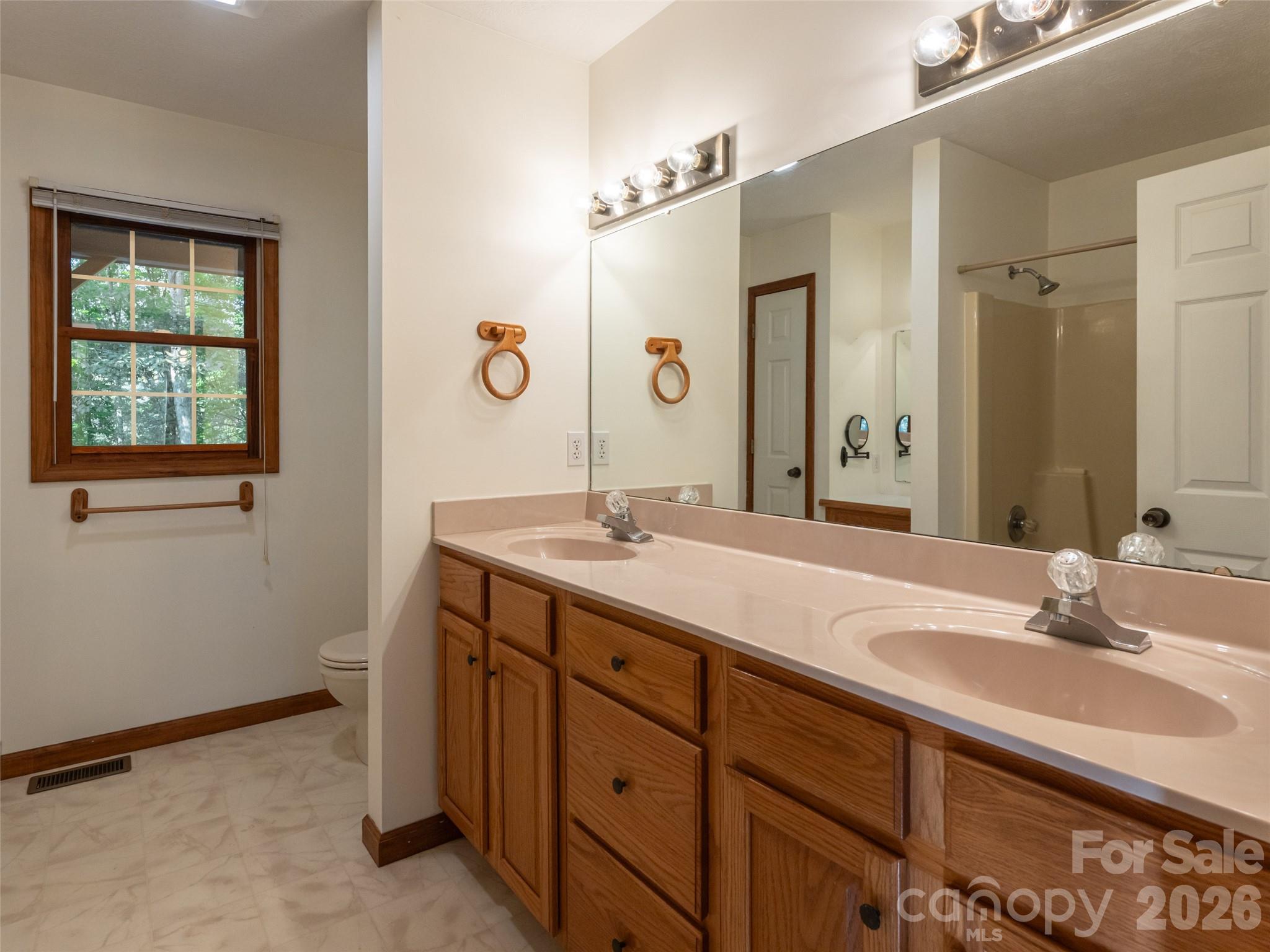 12 Howling Waite Ridge — Candler