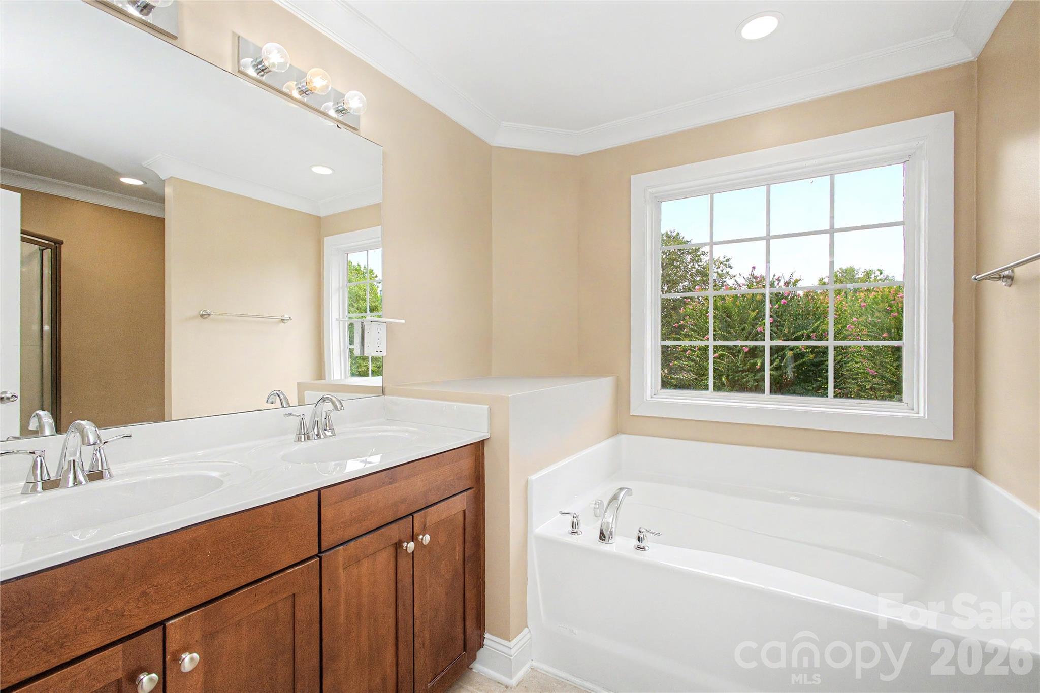 10020 Vanguard Parkway — Huntersville