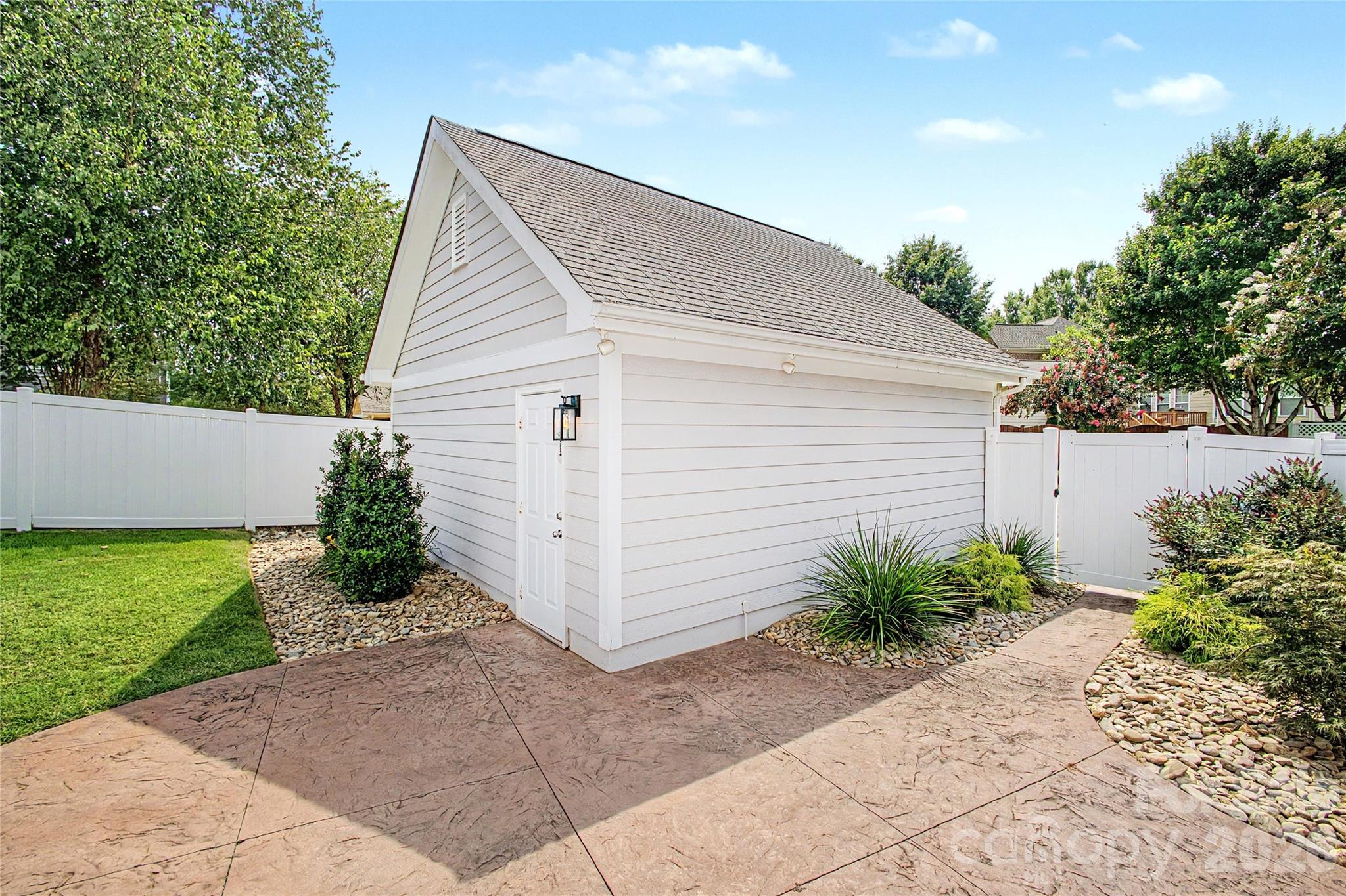 10020 Vanguard Parkway — Huntersville