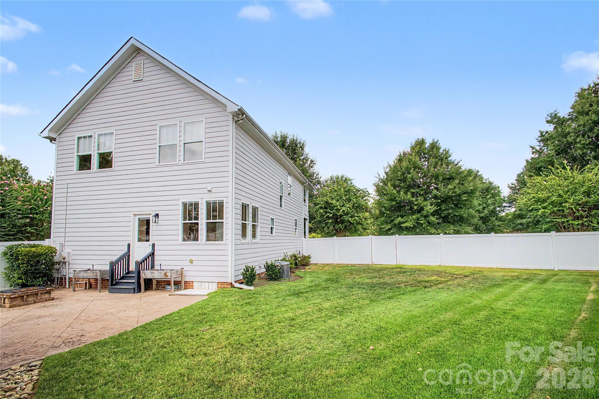 10020 Vanguard Parkway — Huntersville