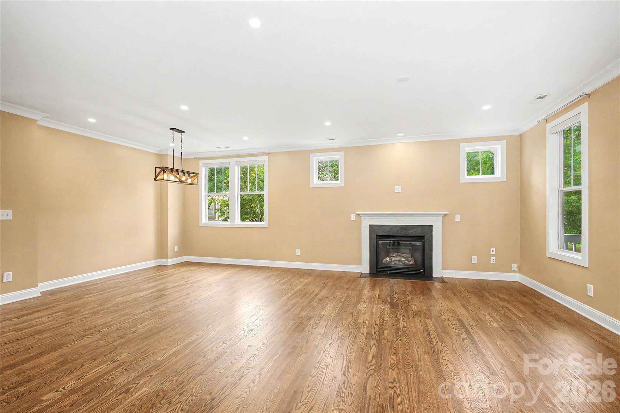 10020 Vanguard Parkway — Huntersville