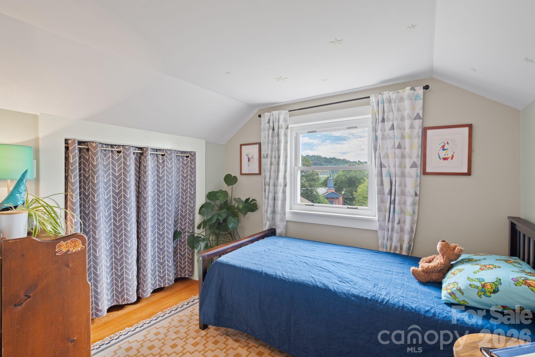 348 Beaucatcher Road — Asheville
