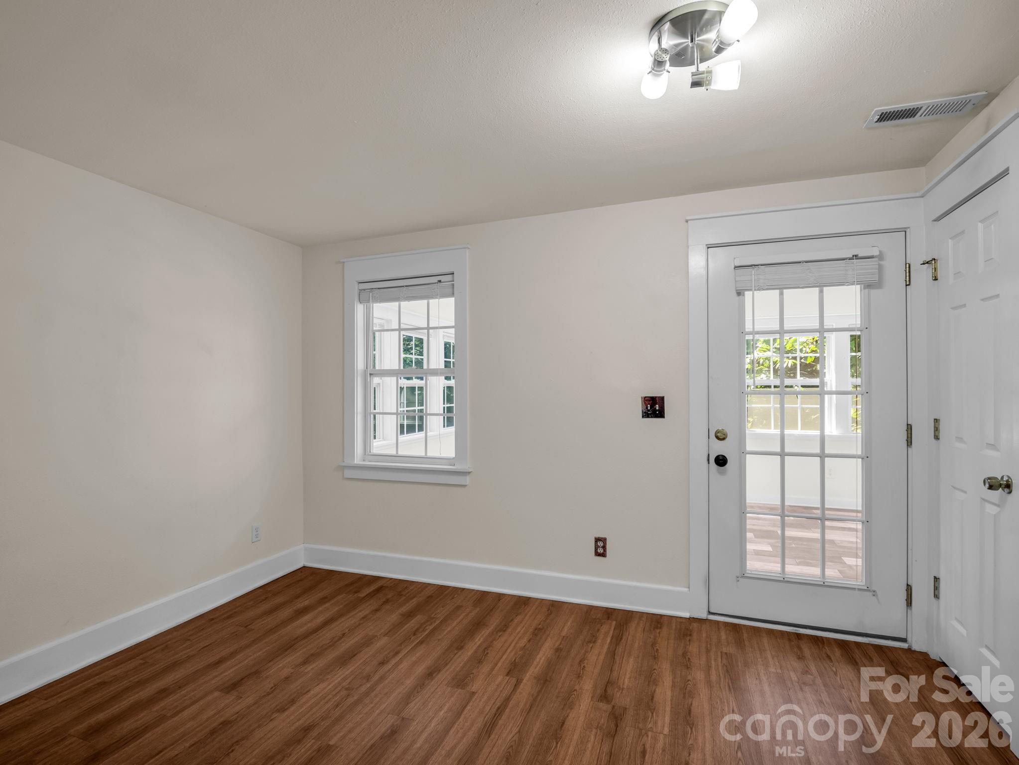 160 E Howard Street — Tryon