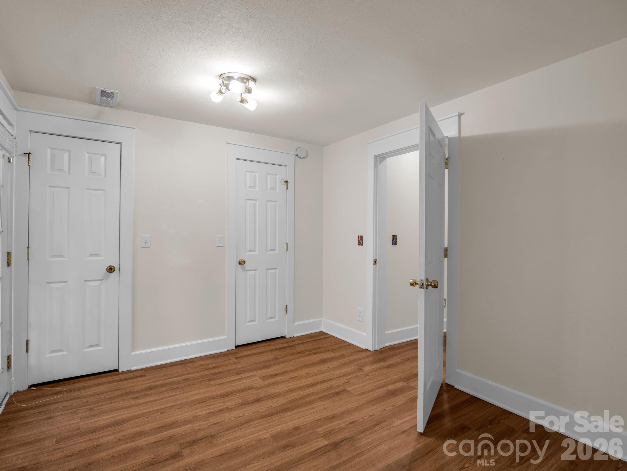 160 E Howard Street — Tryon