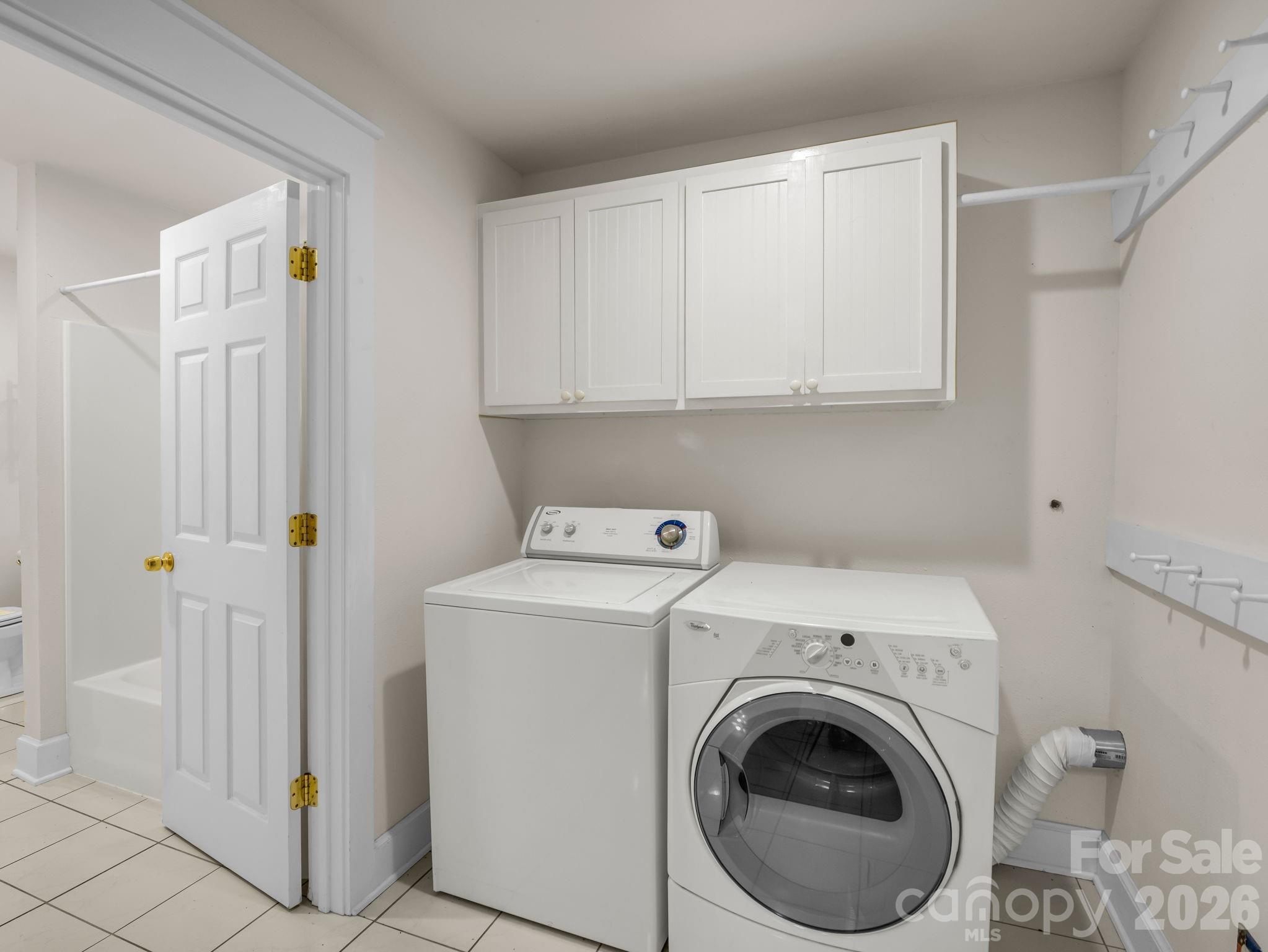 160 E Howard Street — Tryon