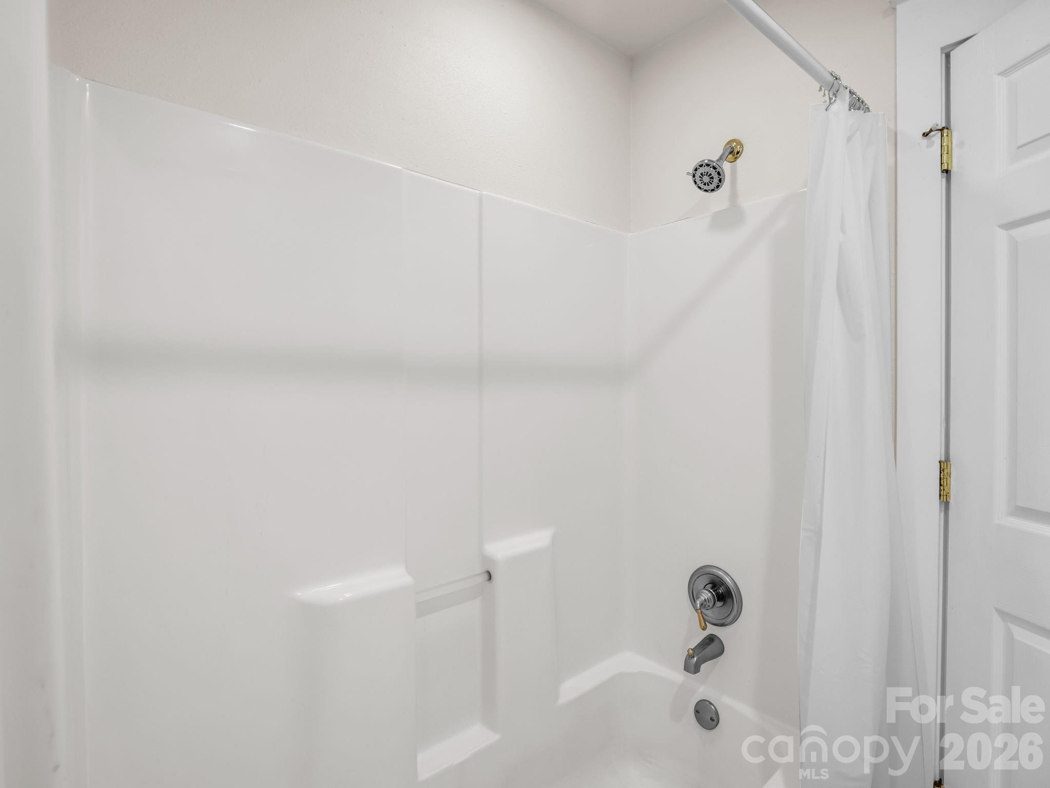 160 E Howard Street — Tryon