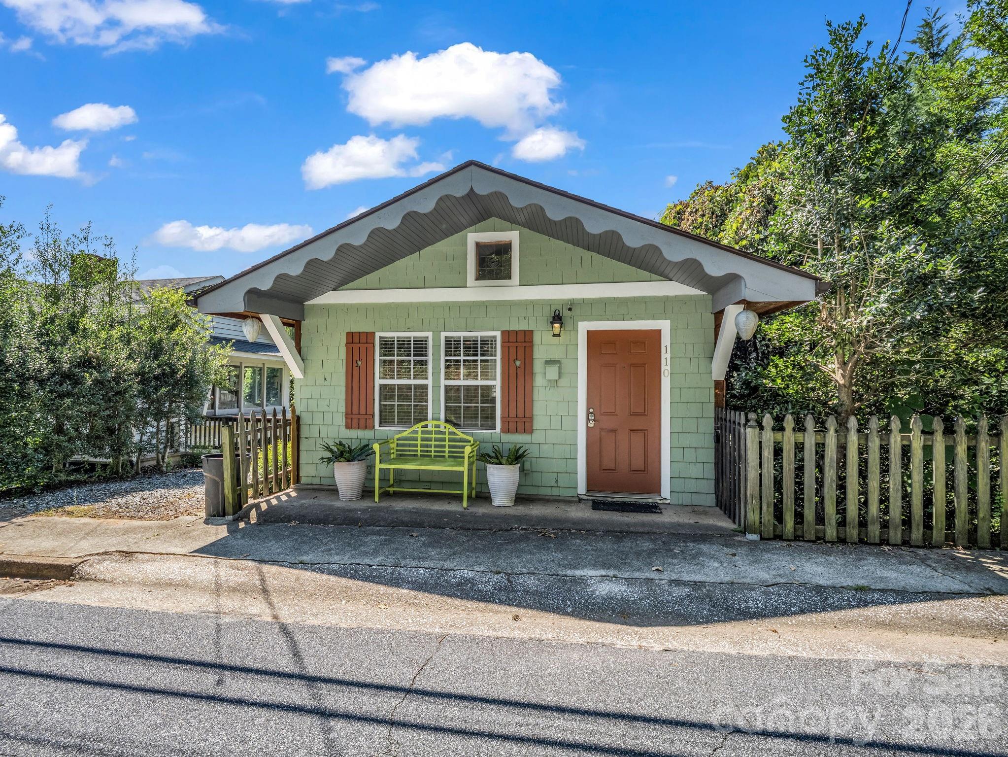 160 E Howard Street — Tryon