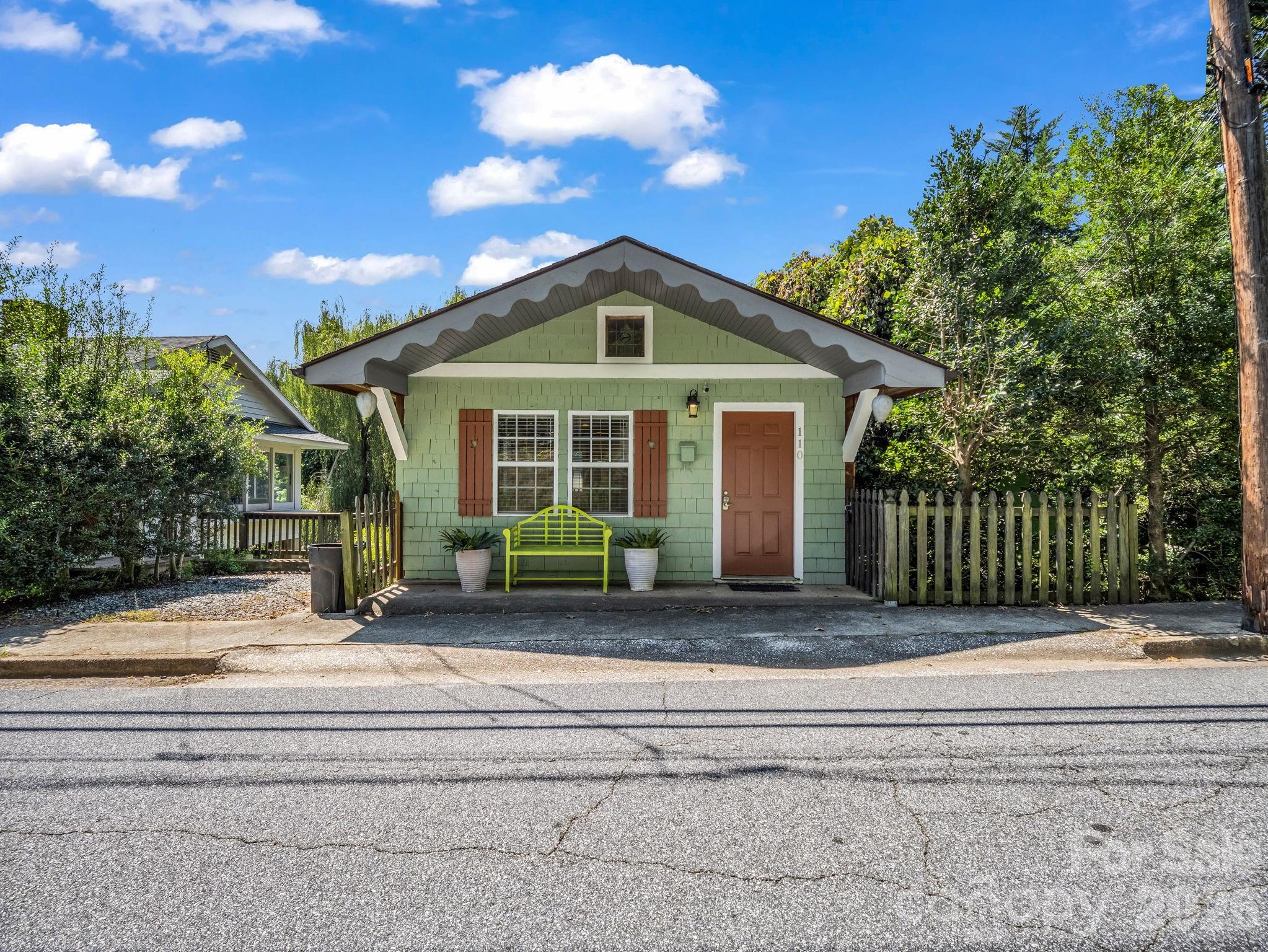 160 E Howard Street — Tryon