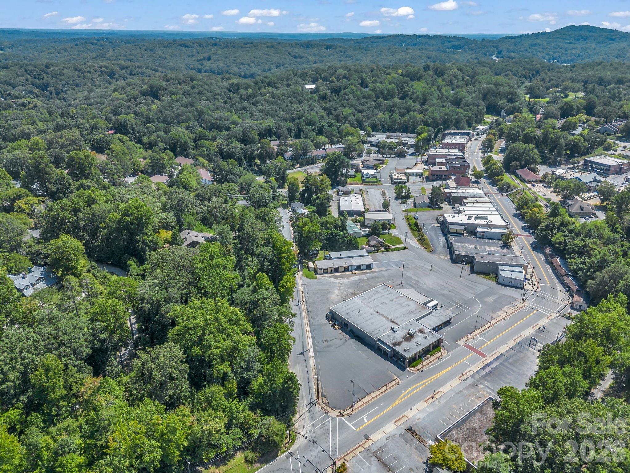 160 E Howard Street — Tryon