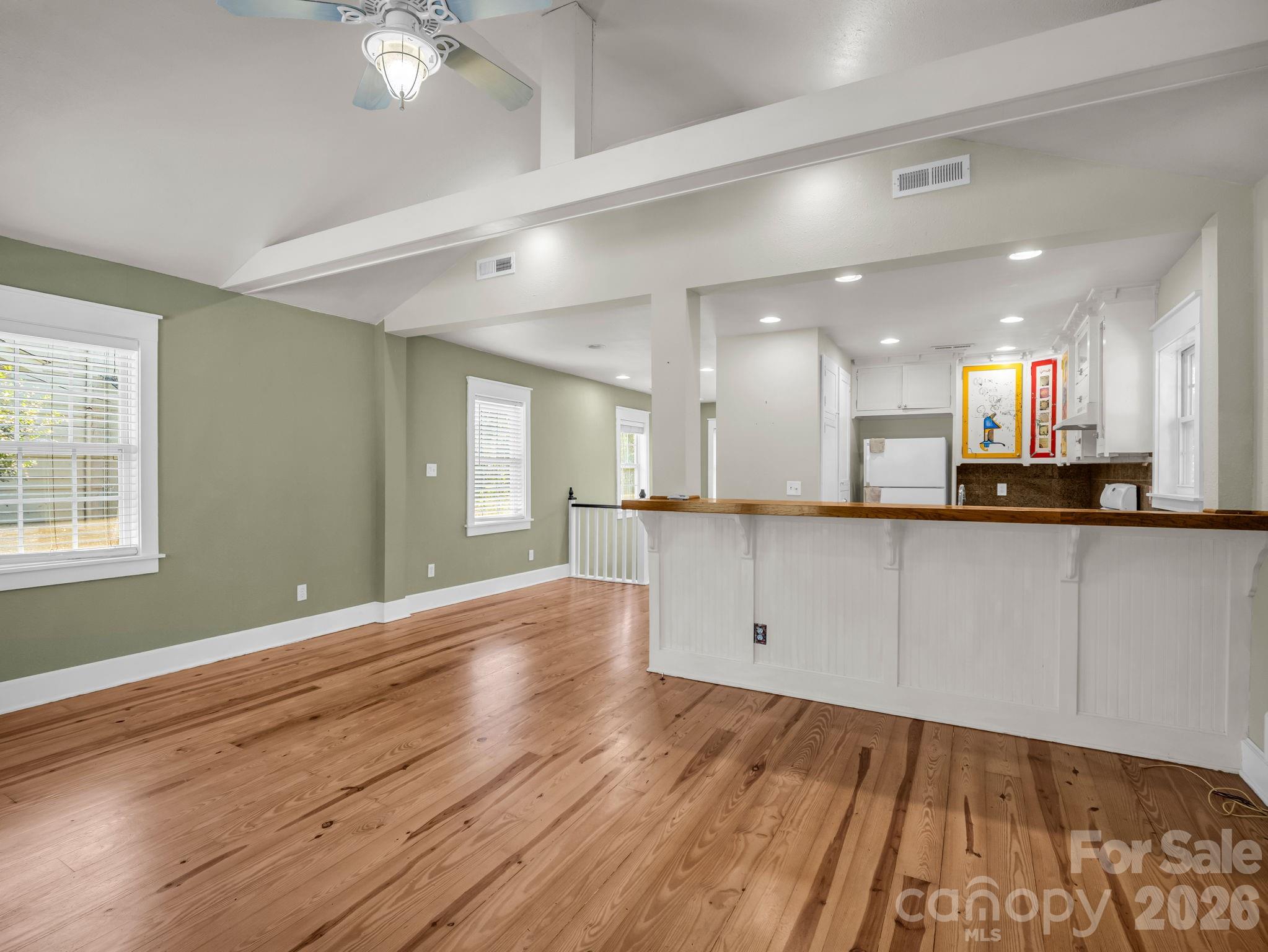 160 E Howard Street — Tryon