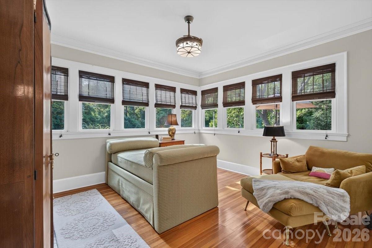 1035 S Belvedere Avenue — Gastonia