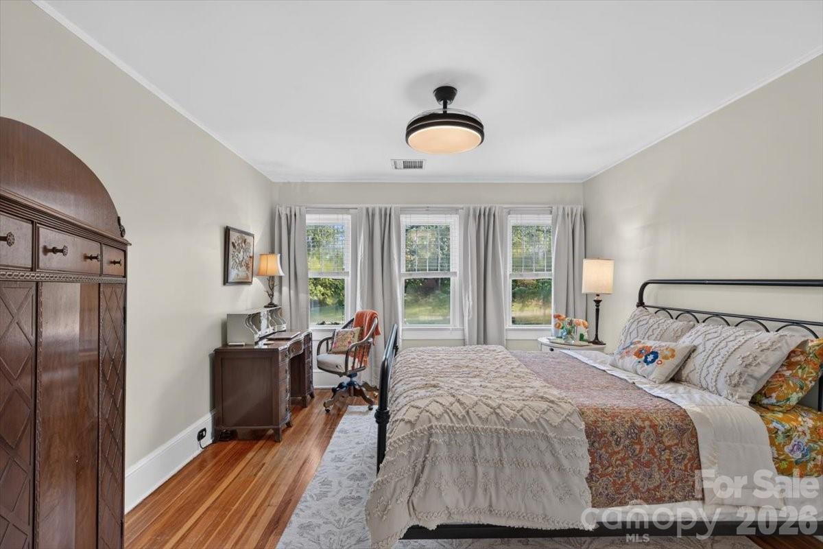 1035 S Belvedere Avenue — Gastonia